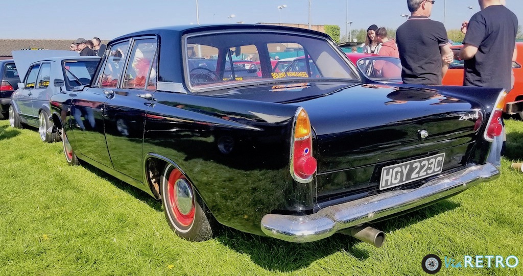 Sunshine and Classics at the Wallingford Vehicle Rally ViaRETRO