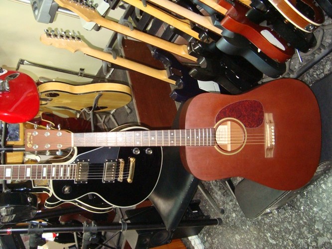 MARTIN D15 vibrato