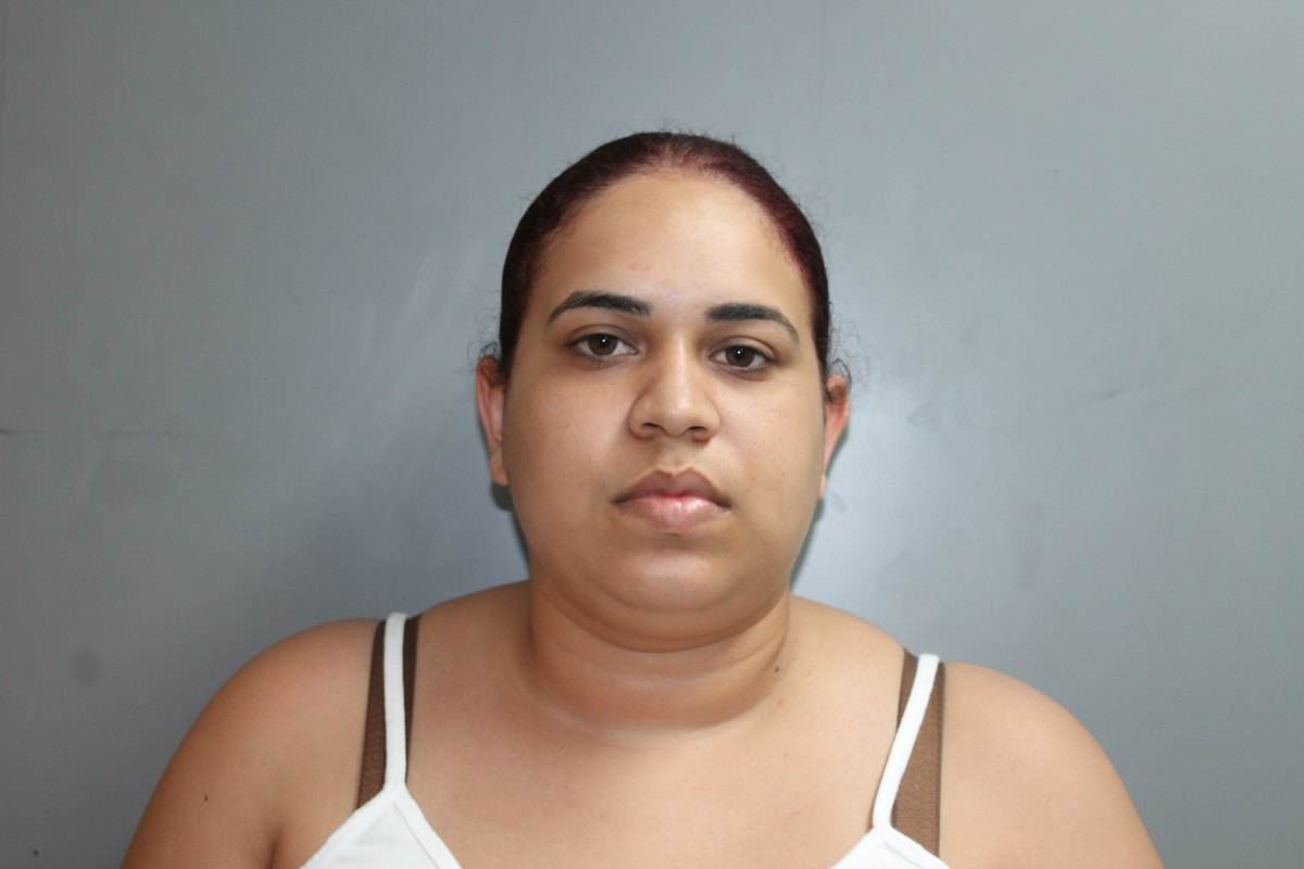 Girl Arrested For Writing On Desk Bank Employee Arrested for Writing Herself a 4,000 Check Using Someone