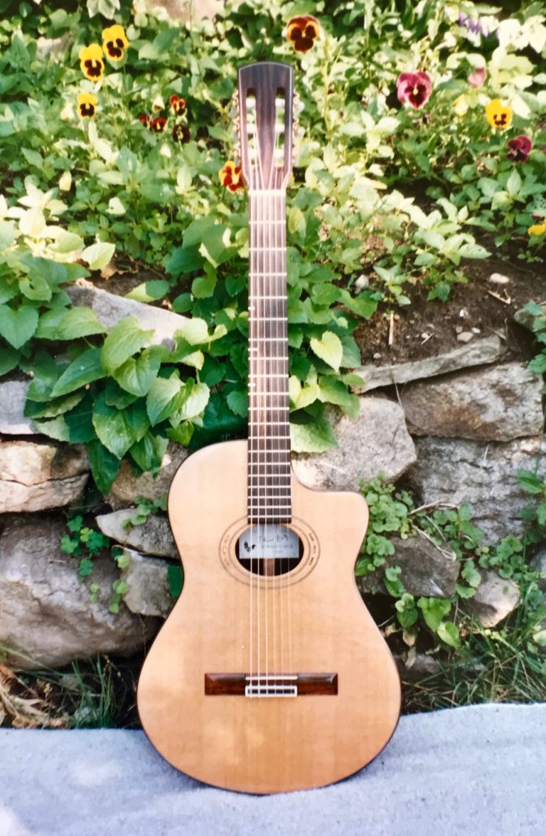 142 Victor Guitar