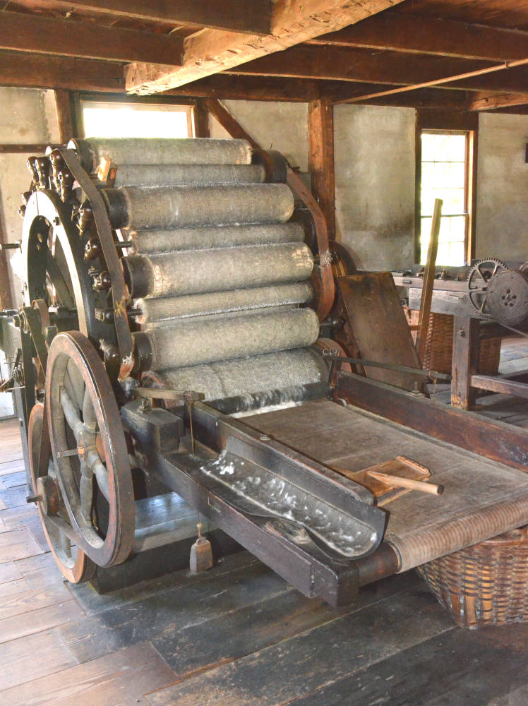 A waterdriven carding machine