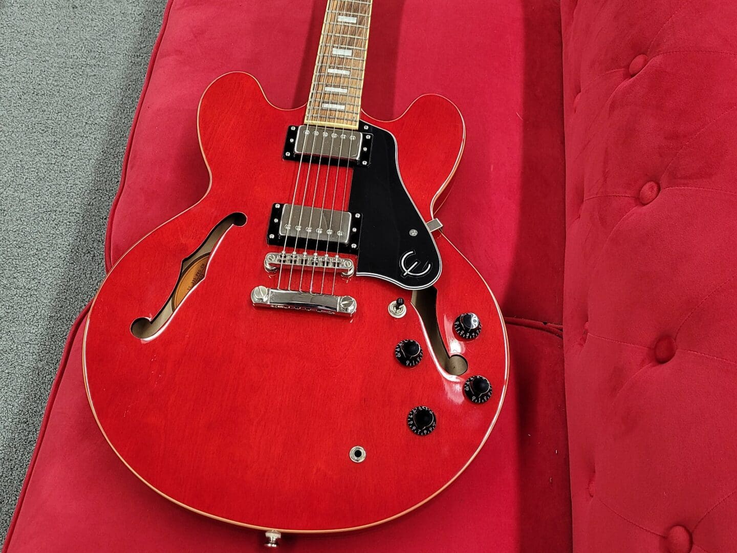 Epiphone ES335 Pro cherry used electric guitar Victor Litz