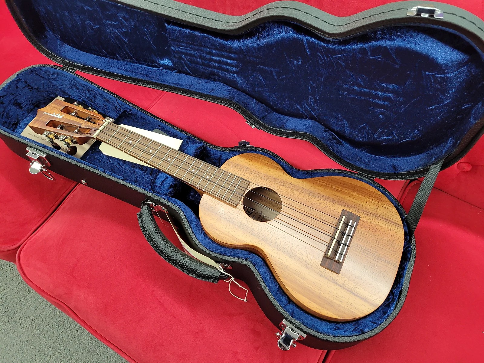 Kamaka Koa Concert Ukulele with Slotted Headstock HF2I Koa Mint