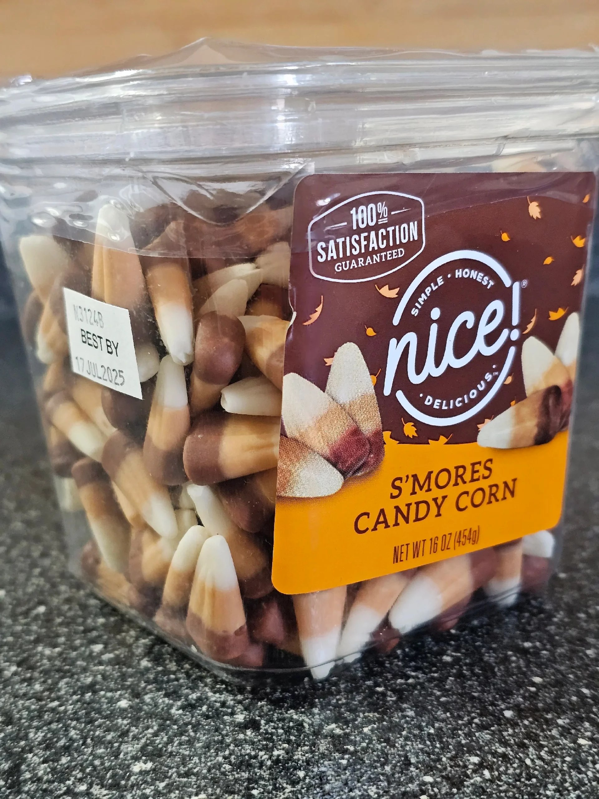 Reviewing Cinnamon Toast Crunch Bugles, Seven Select Hatch Chile Bar, Nice! S'mores Candy Corn