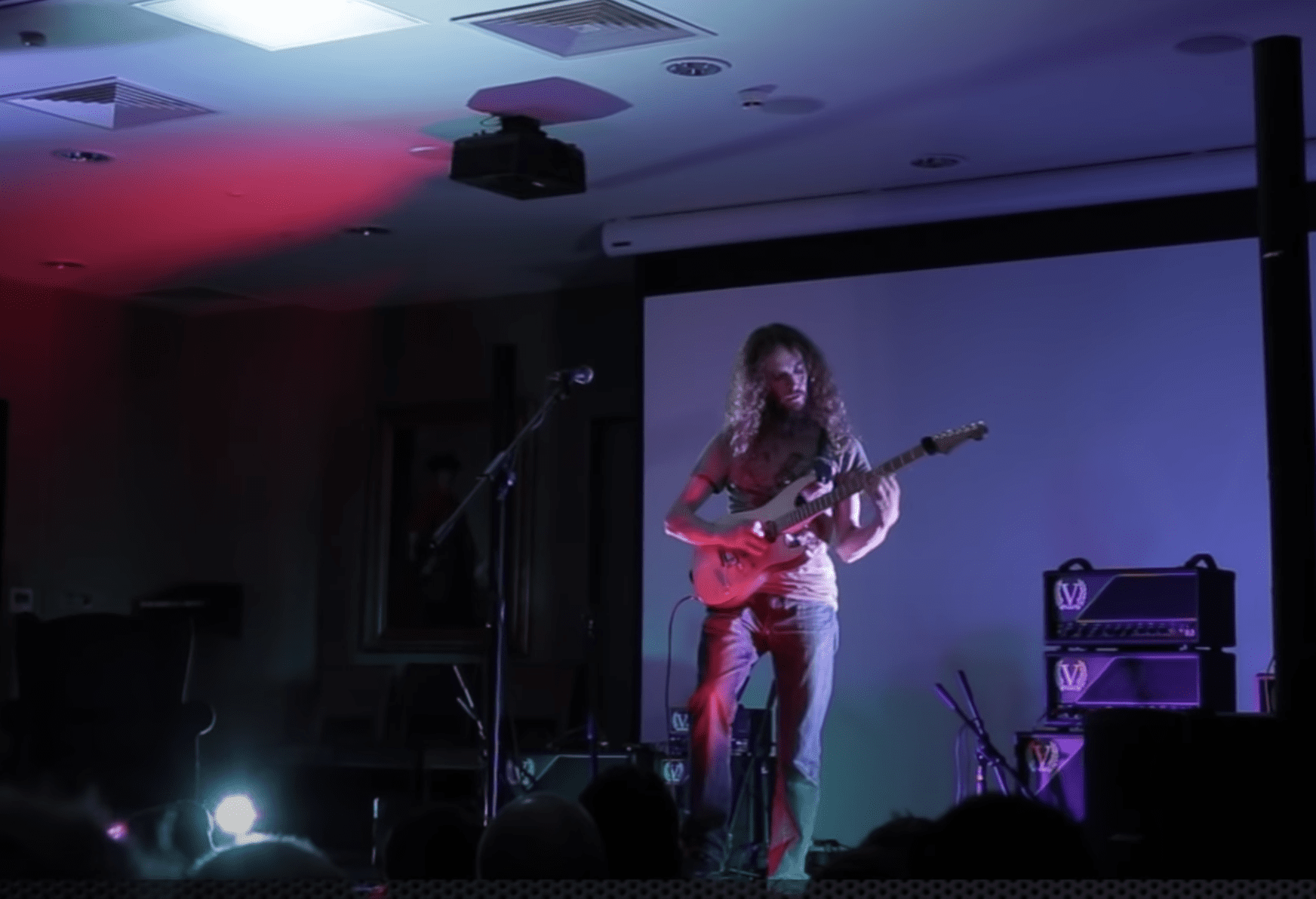 Guthrie Govan Victory Amps(012)