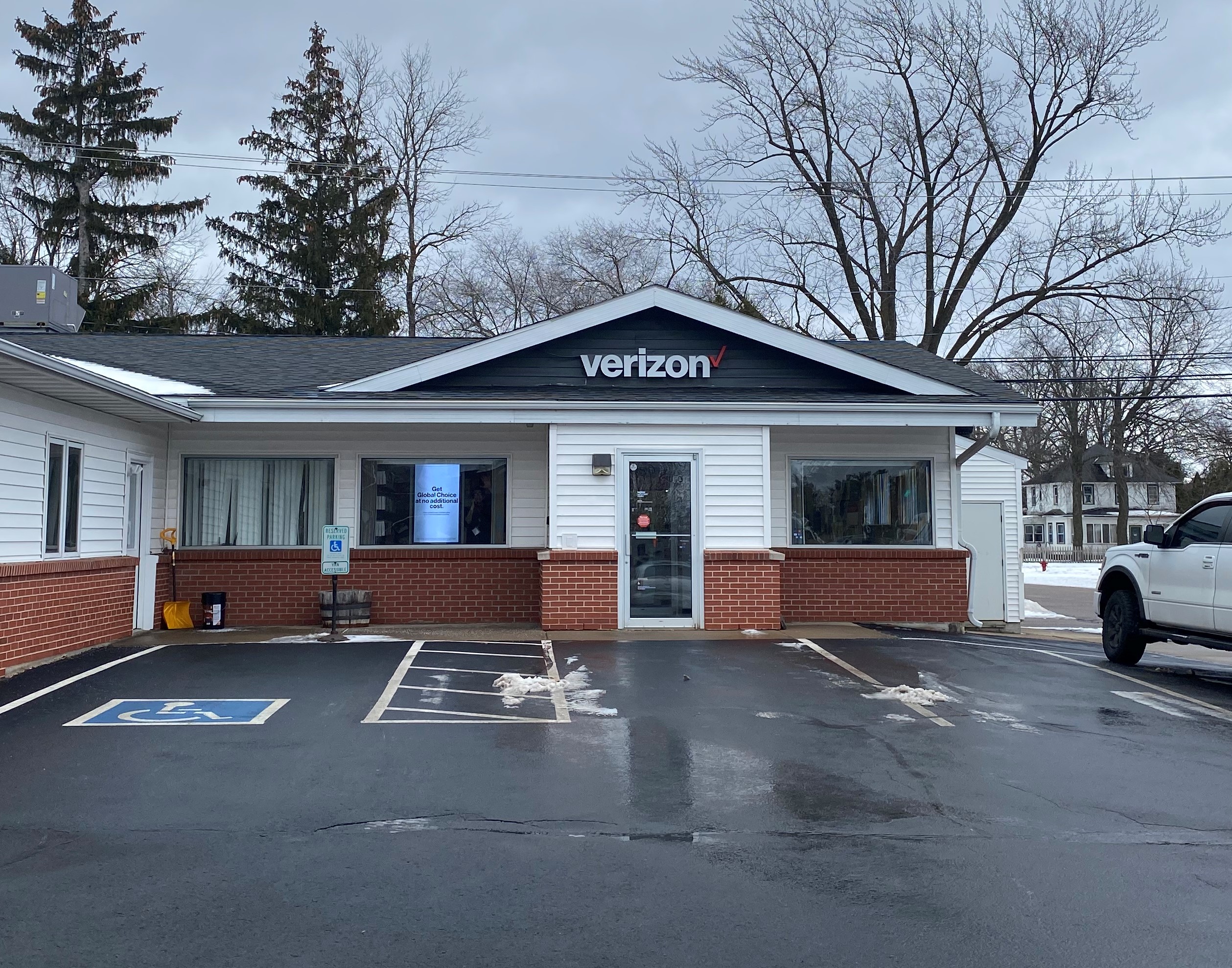 Adams, Wisconsin Verizon Store