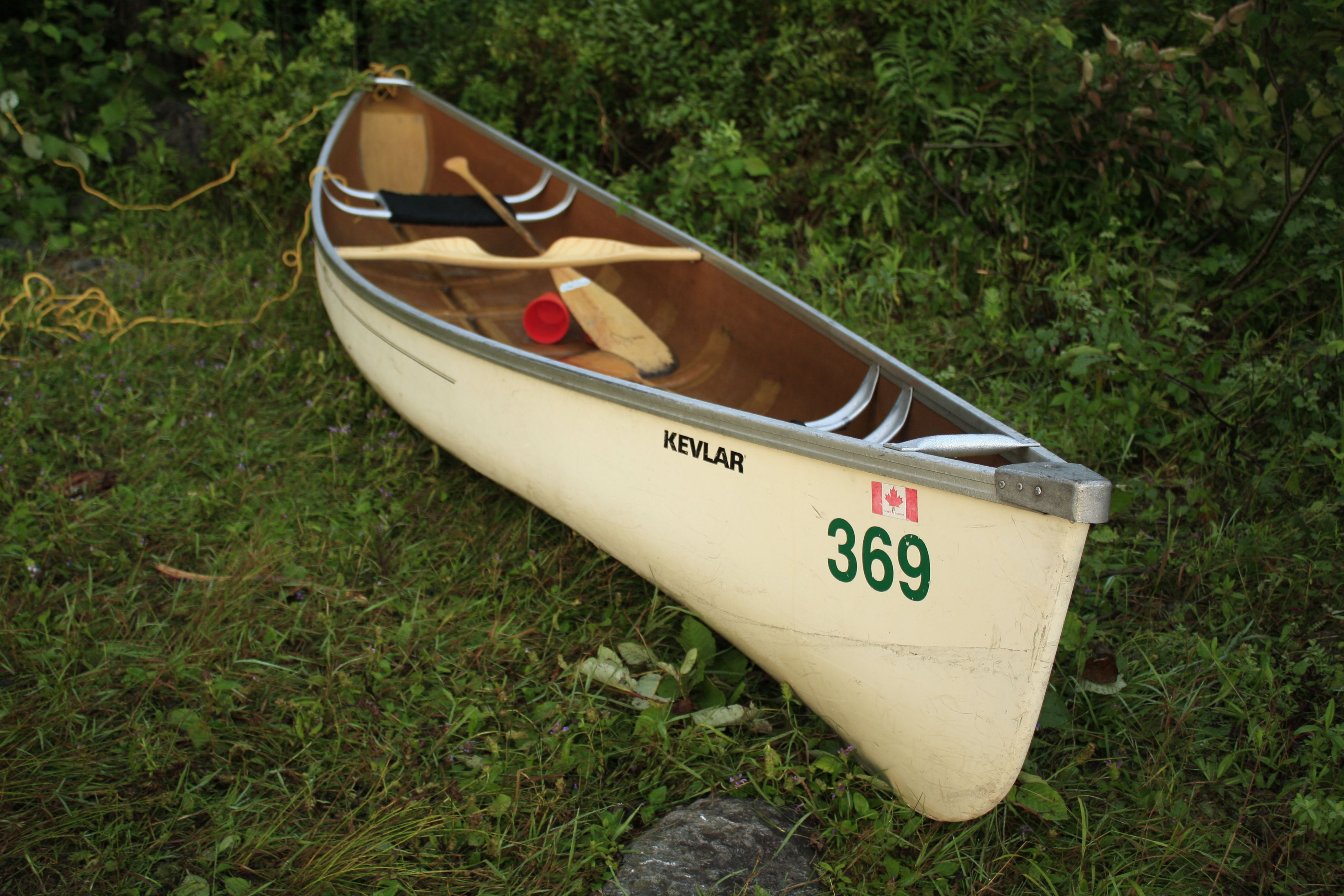 Kevlar Canoe Hulls Everything You Need To Know Rapids Riders Sports