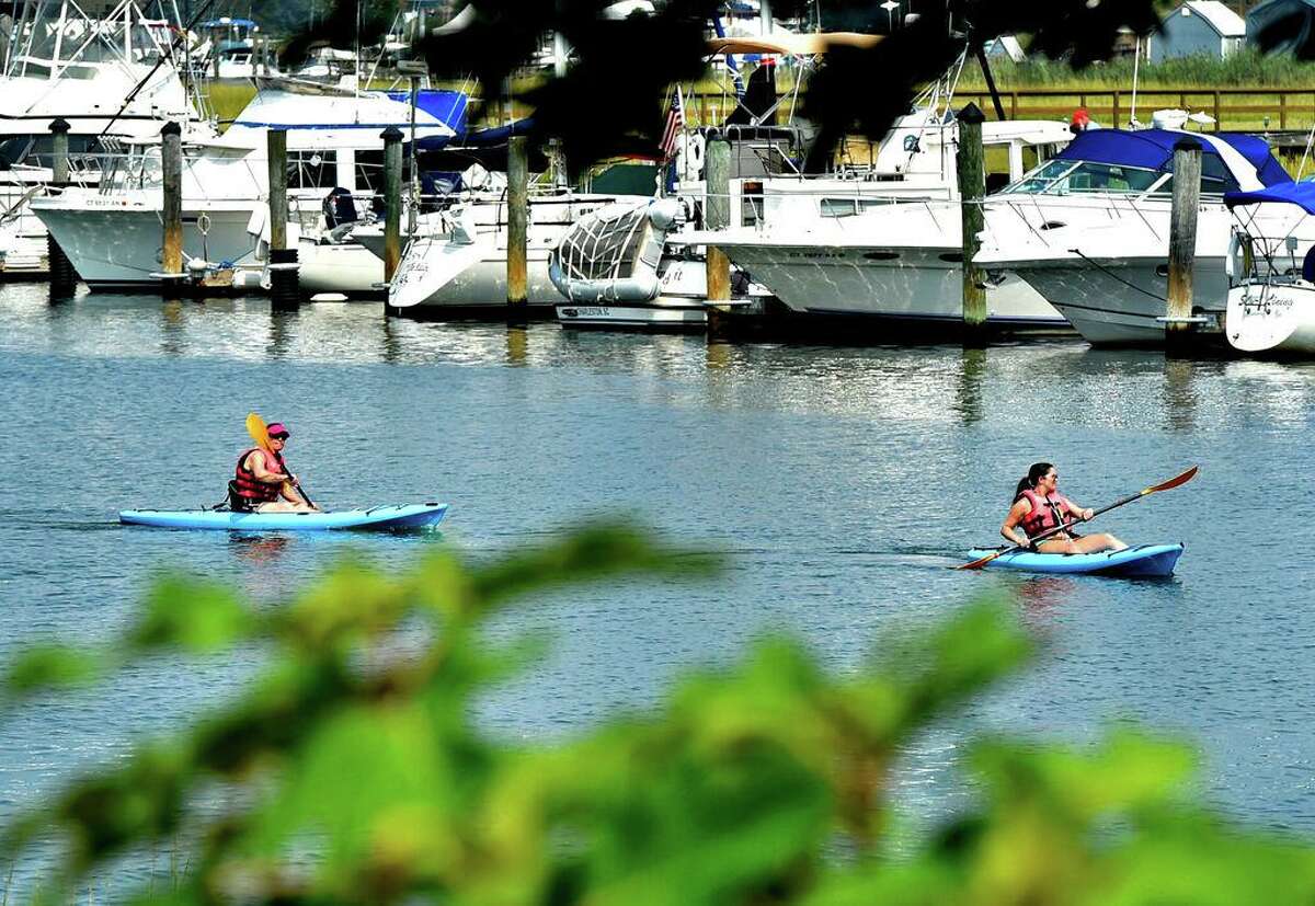Canoeing In Connecticut The Best Places To Rent A Canoe Rapids