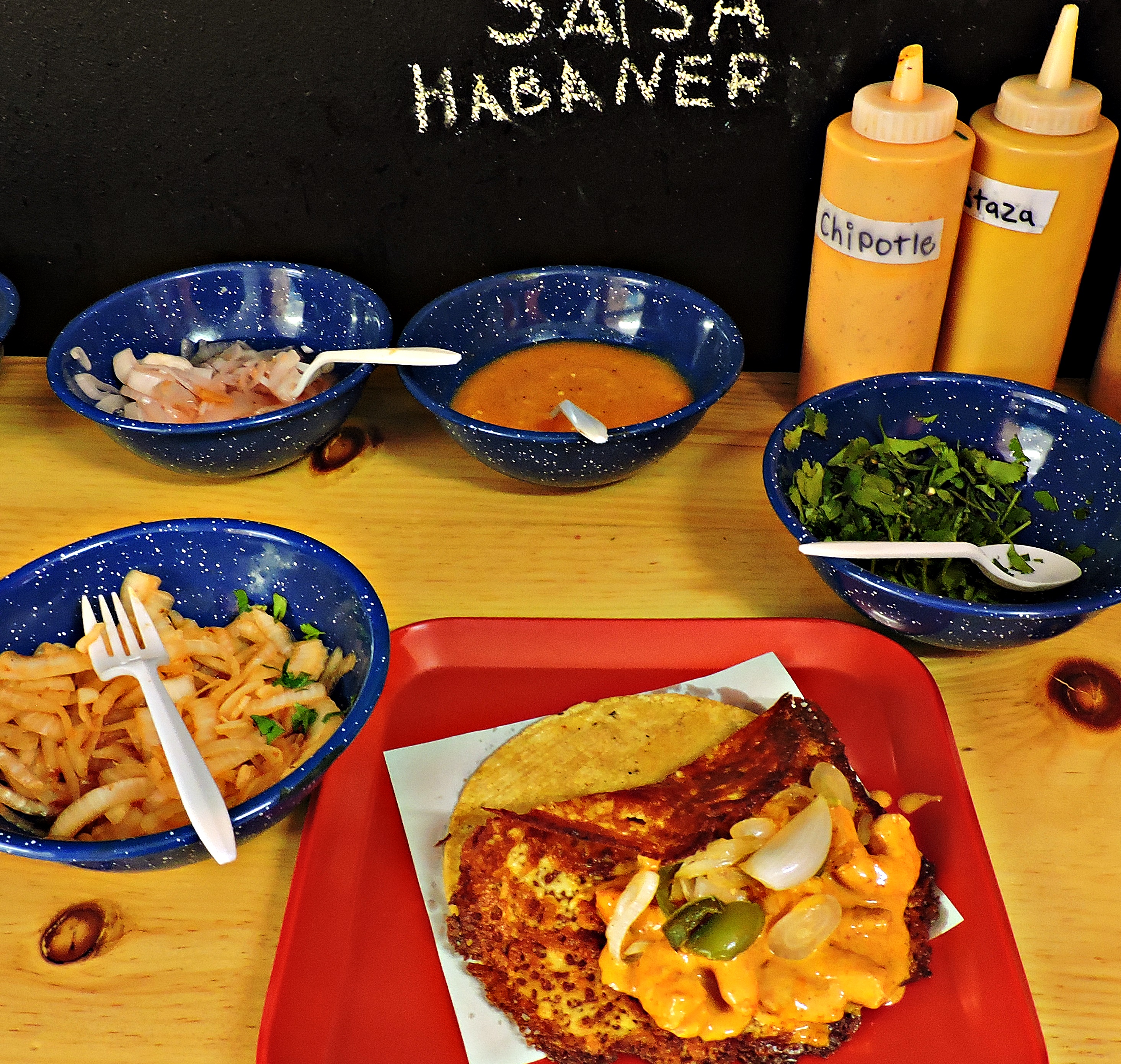 Curacrudas Tacos de pescado empanizado con chipotle VICE