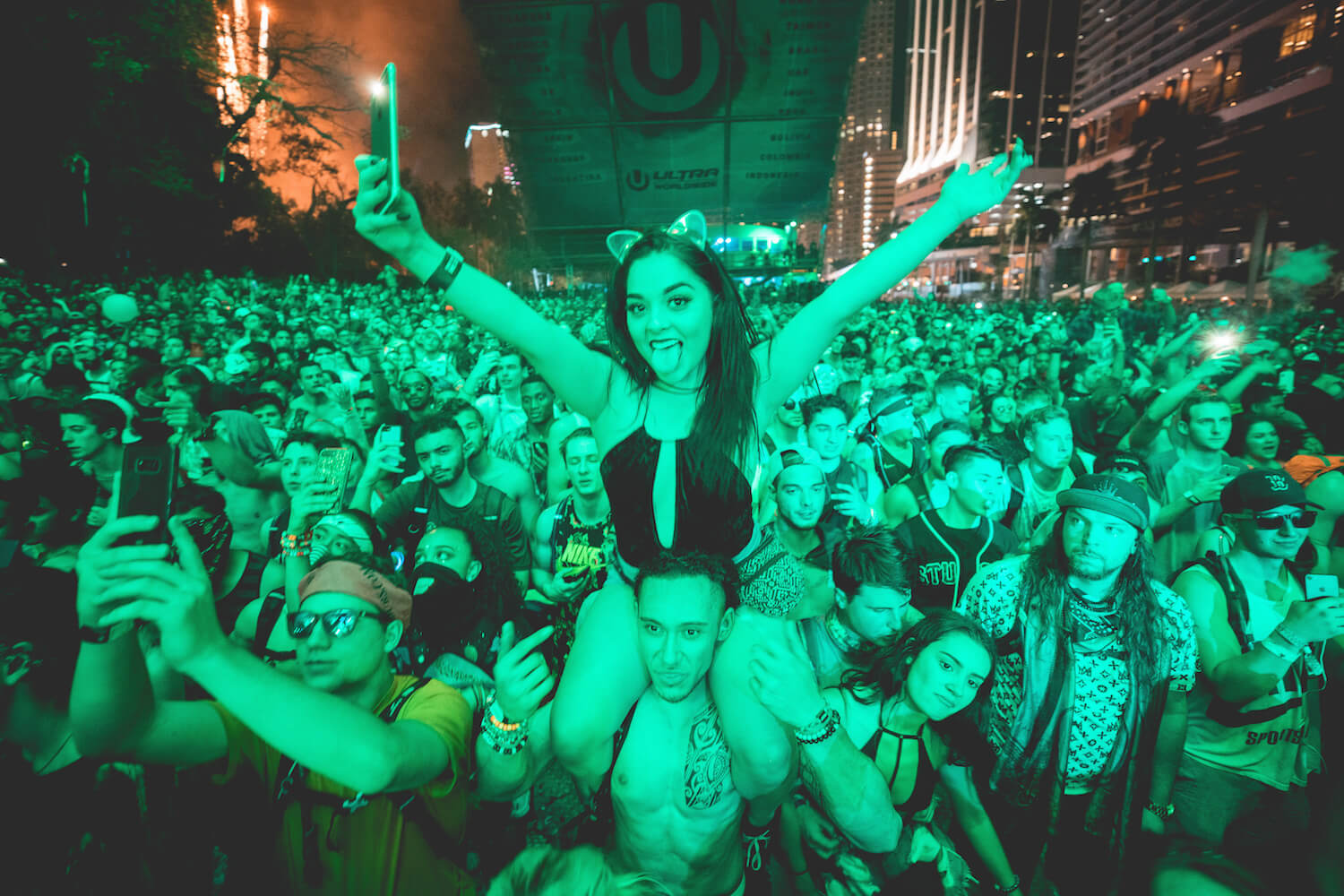 Nackte Haut und EDM: Fotos vom besten Rave-Festival der USA - VICE