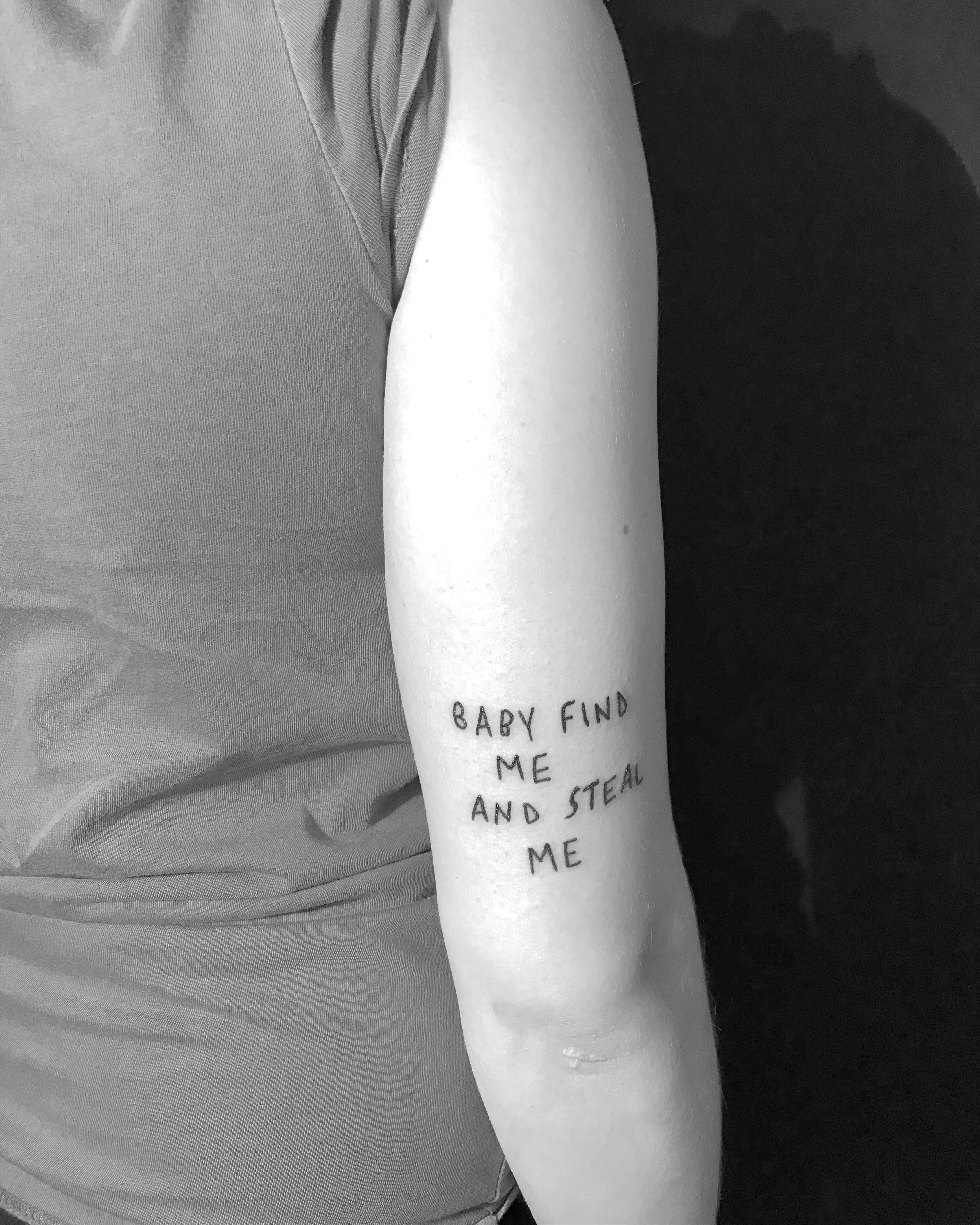Los Tatuajes De Francisca Silva Son Mensajes De Amor Para Su Esposa - I-D 3779_x_3024_jpg