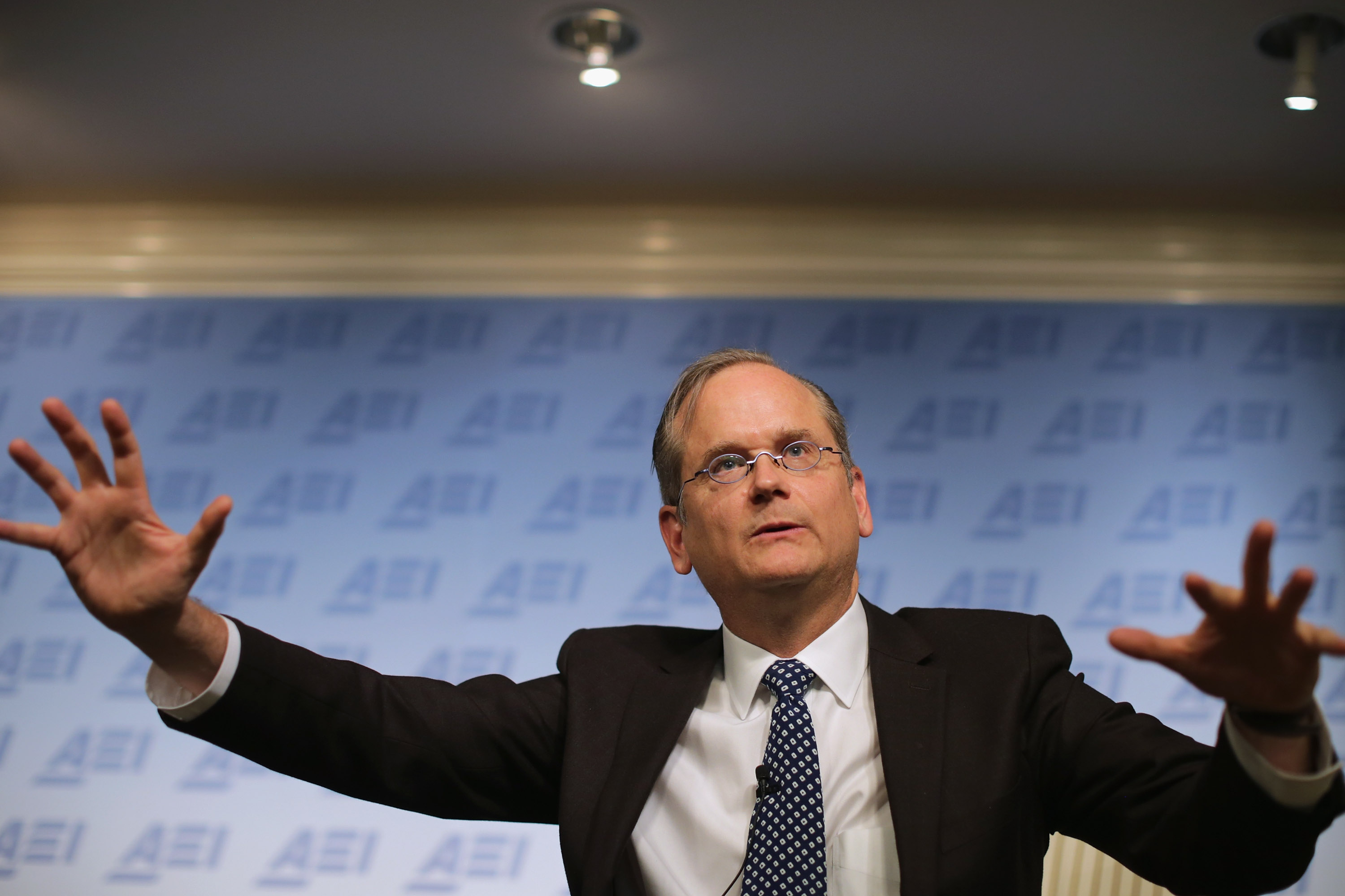 Harvard Professor Lawrence Lessig Sues New York Times for Describing