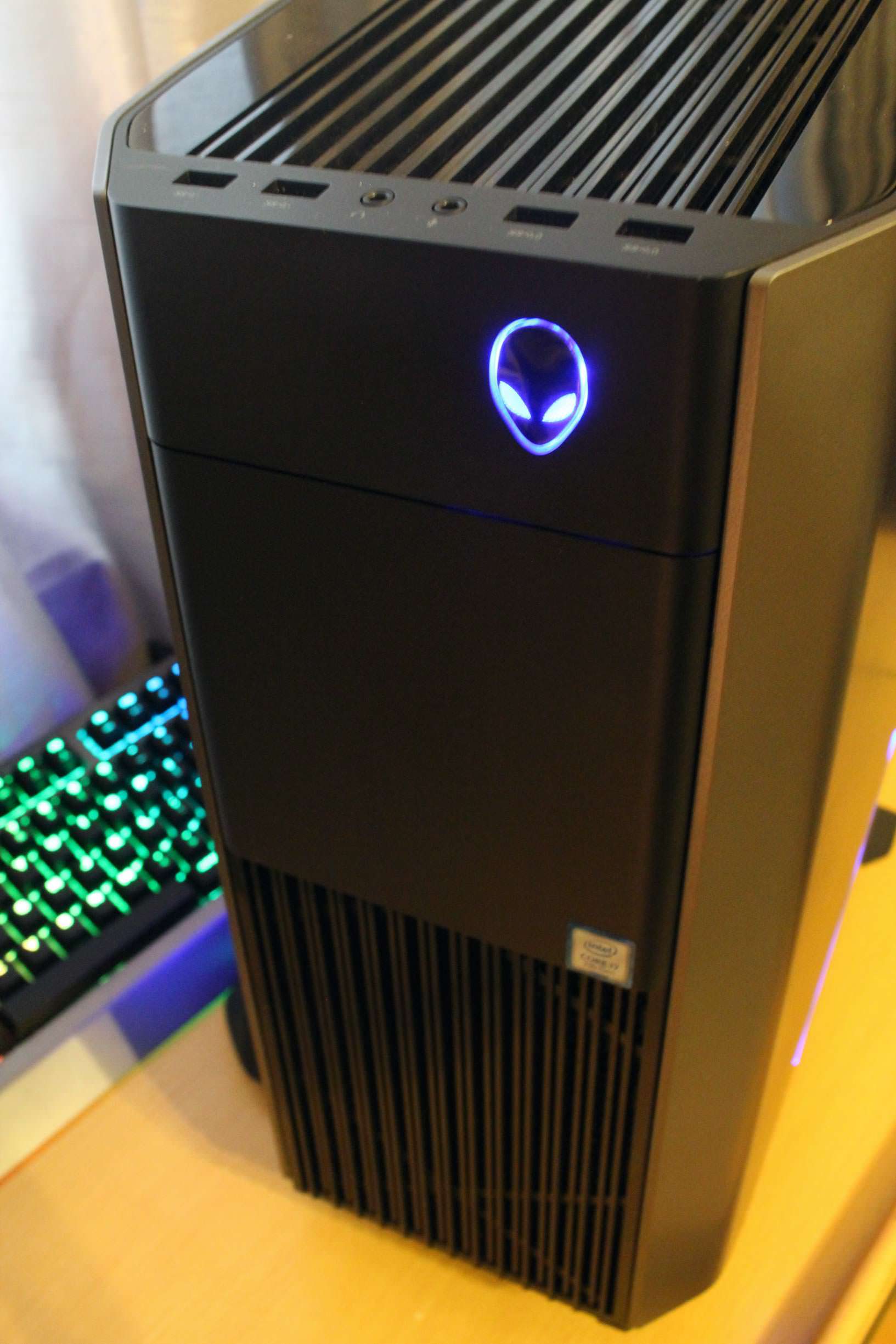 Alienware Aurora R6 Gaming PC Review VGU