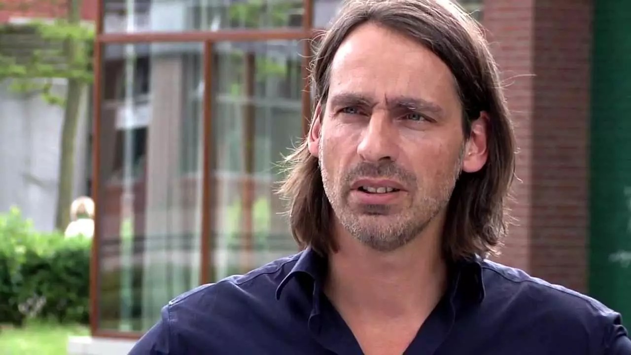 Dr Richard David Precht “Ein spannender Ort” VideoGold.de