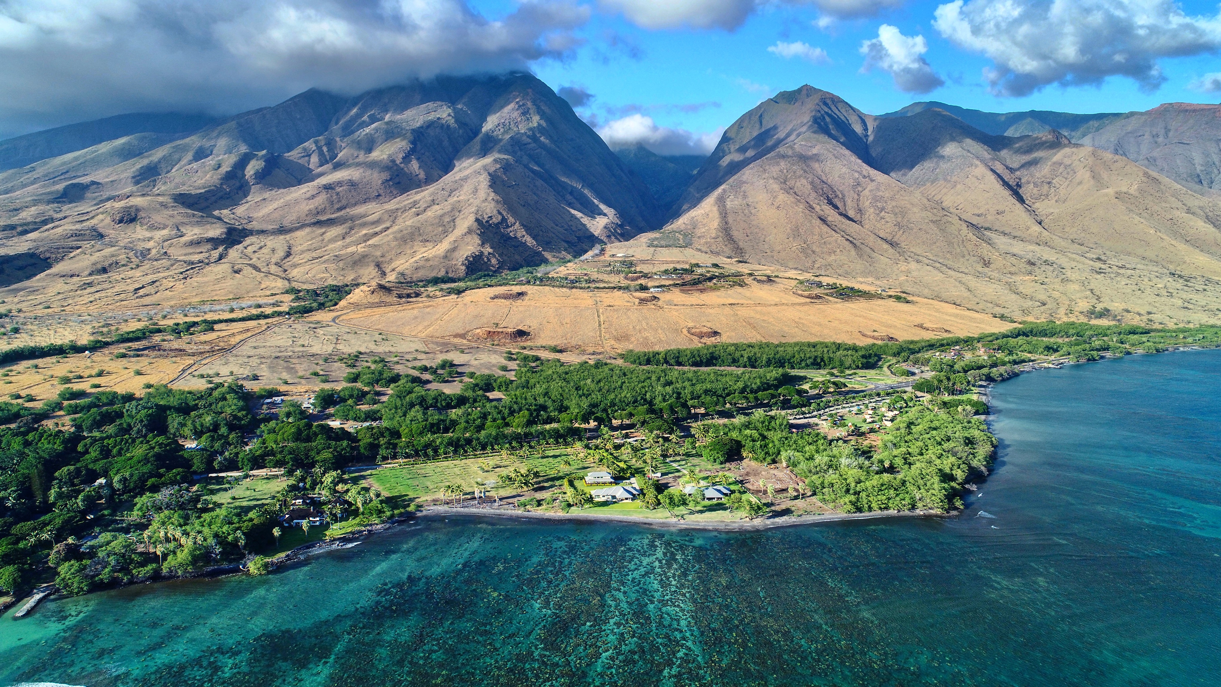 Oceanfront Plantation Style Olowalu Estate Offers West Maui Mountain