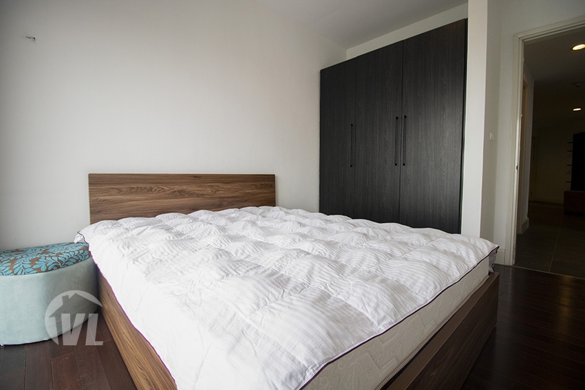 lake view 3 bedroom apartment for rent in Golden Westlake for rent