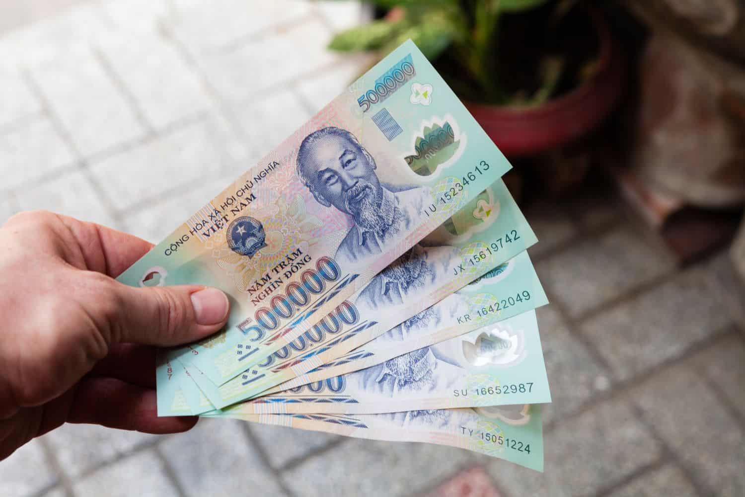 Tipping in Vietnam Etiquette, Who and How toTip