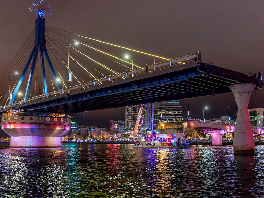 Han River Bridge in Danang, Why, When and How Does It Swing?