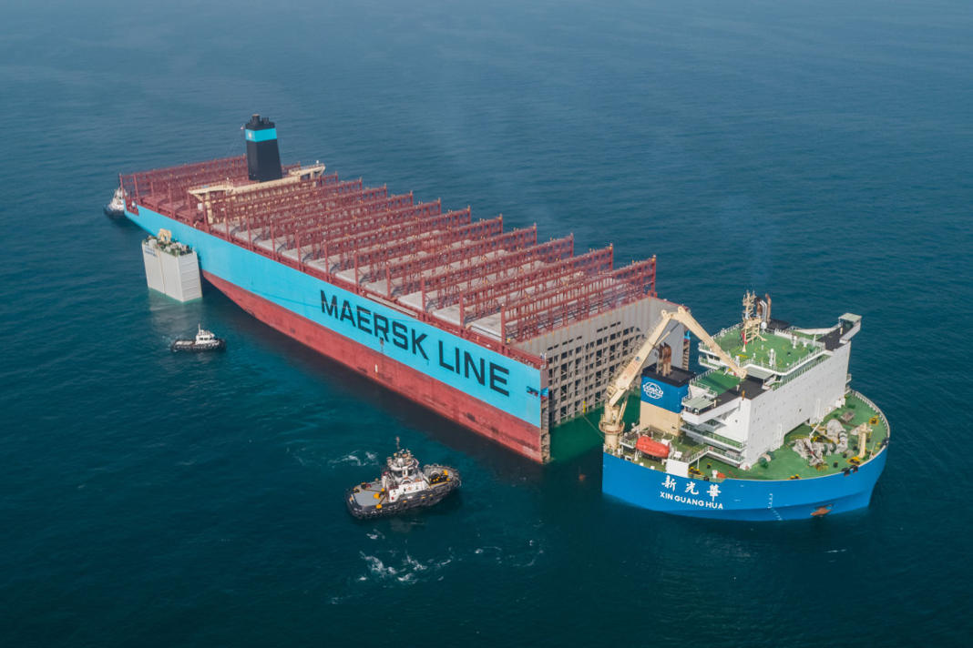 Tàu Dyros của Maersk bị rơi mất 90 container ở Bắc Thái Bình Dương, có