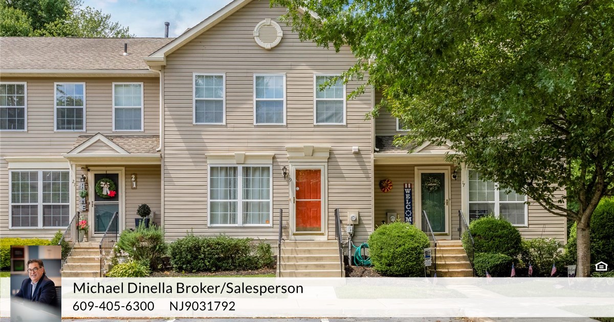 19 Woodbrook Dr, Mantua Township, NJ 08051