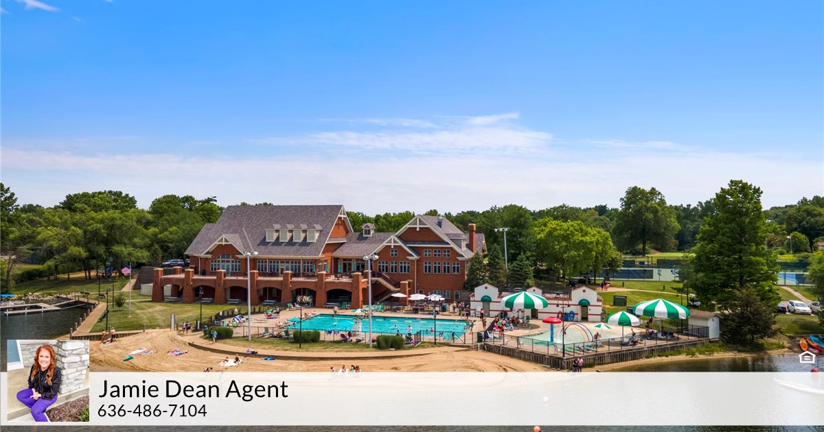 2023 Gascony Parc Dr, Lake St Louis, MO 63367