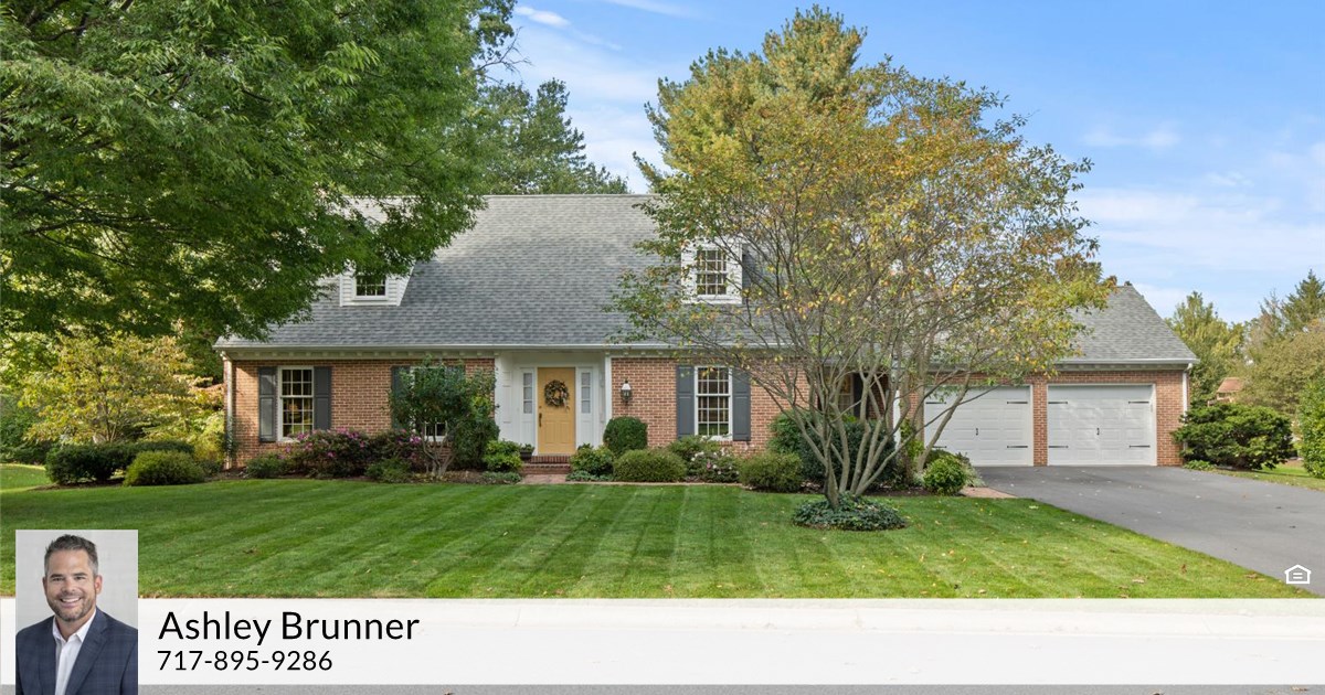 2595 Woodview Dr, Lancaster, PA 17601