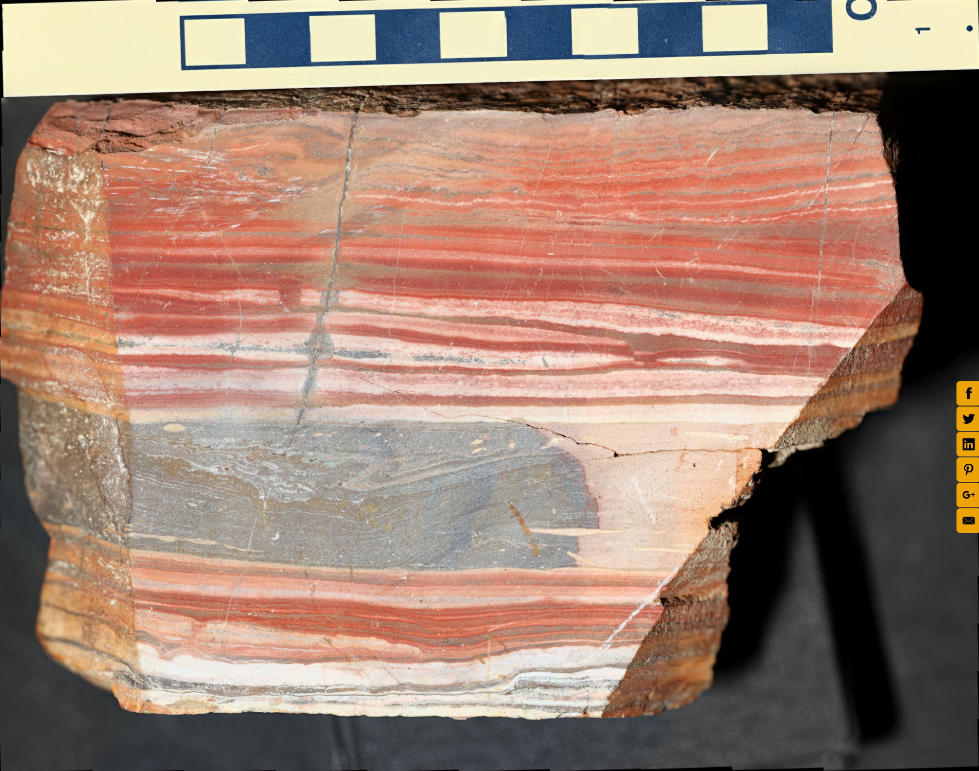 Fig Tree Formation banded chert