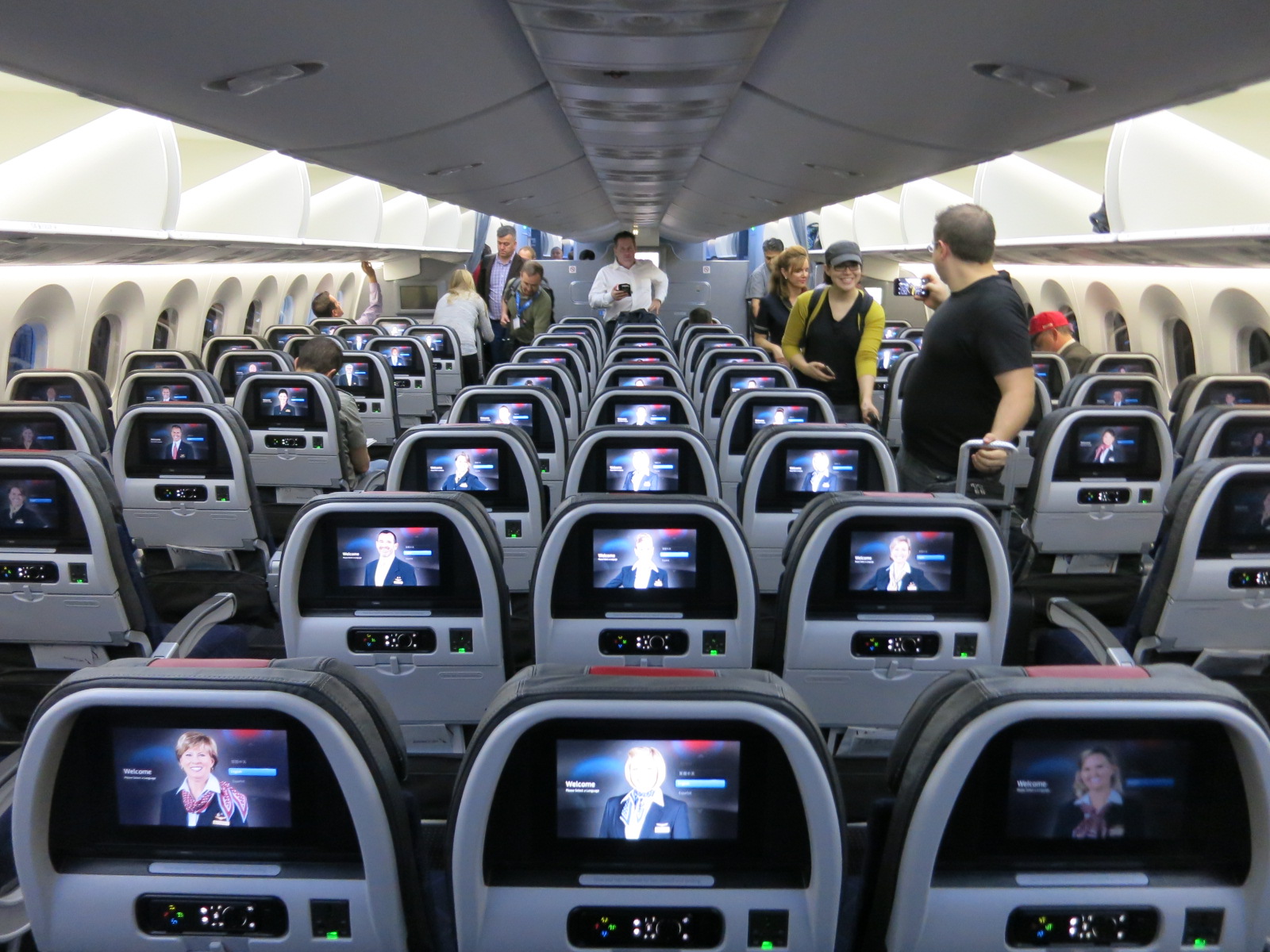 What is American Airlines 787 economy like?