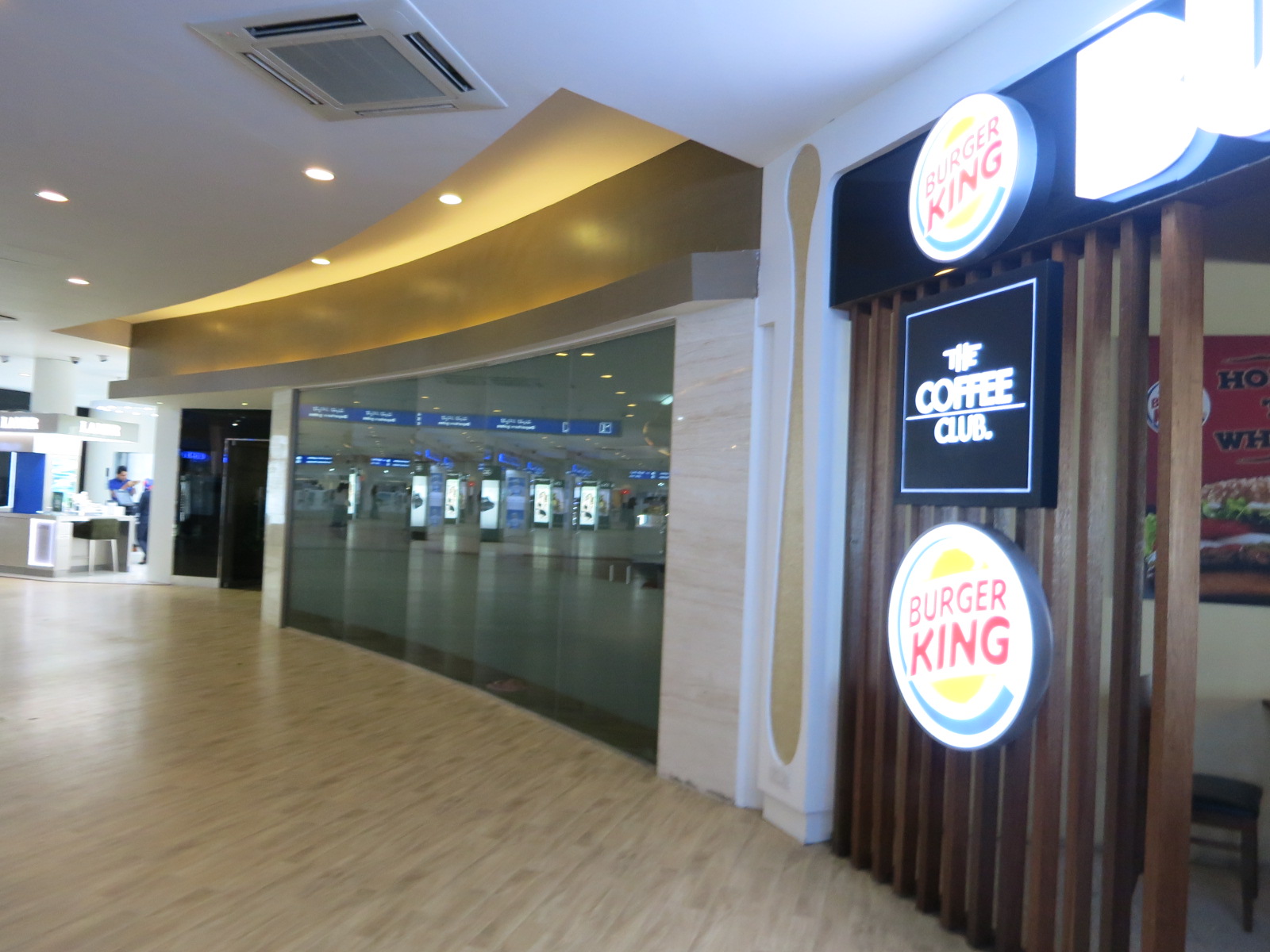 Review Male Airport Lounge and (Alone In) Emirates First Class, Male