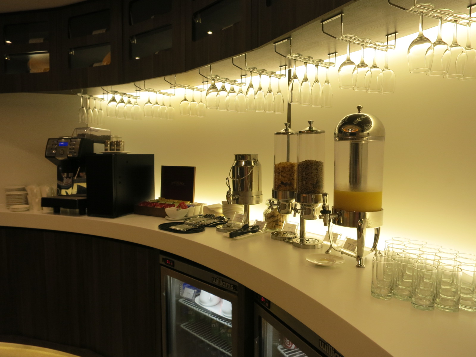 Skyteam Lounge Sydney Review