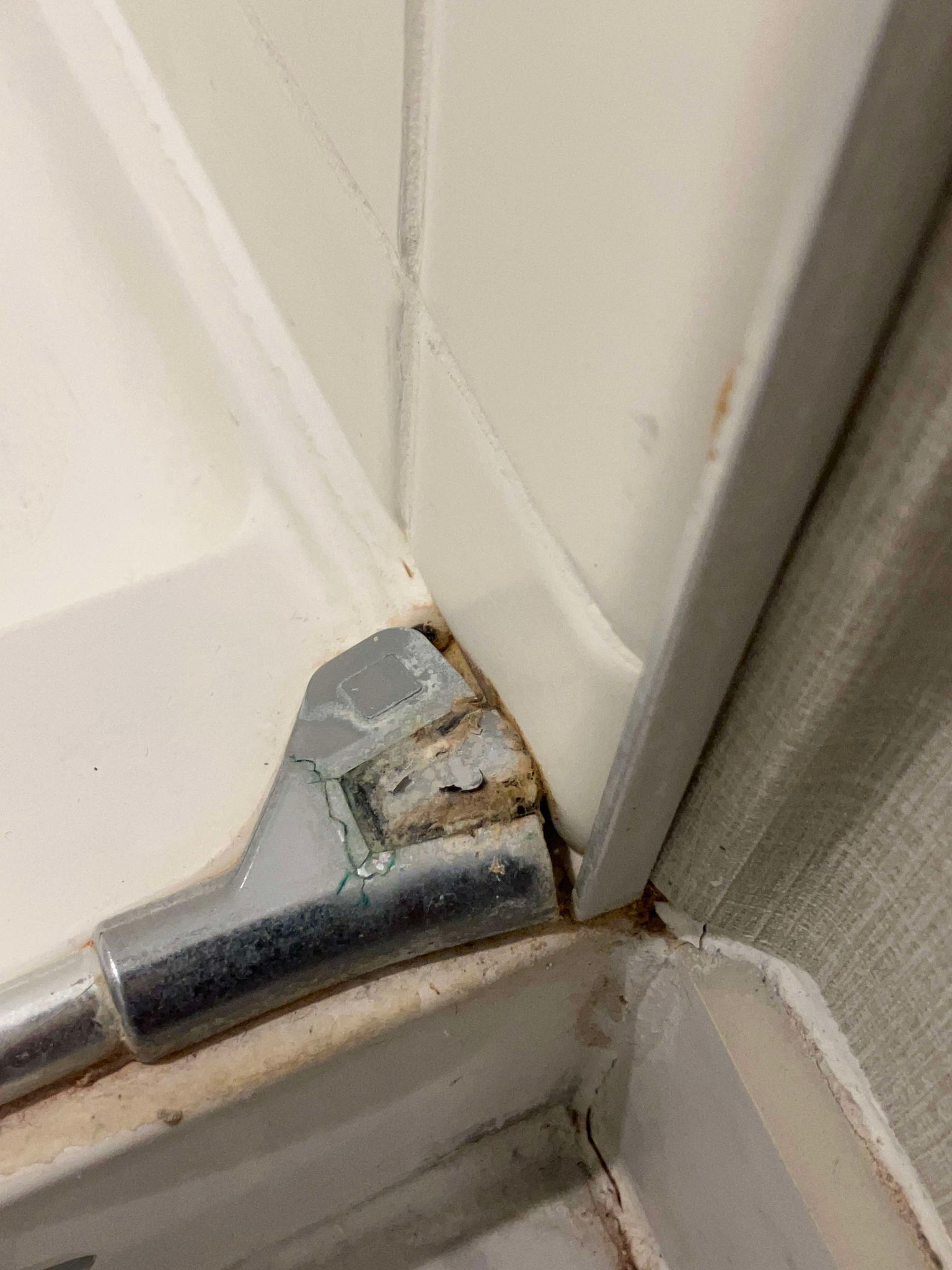 Mold, Grime, And A 400 Price Tag Marriott Manager’s Shocking Response