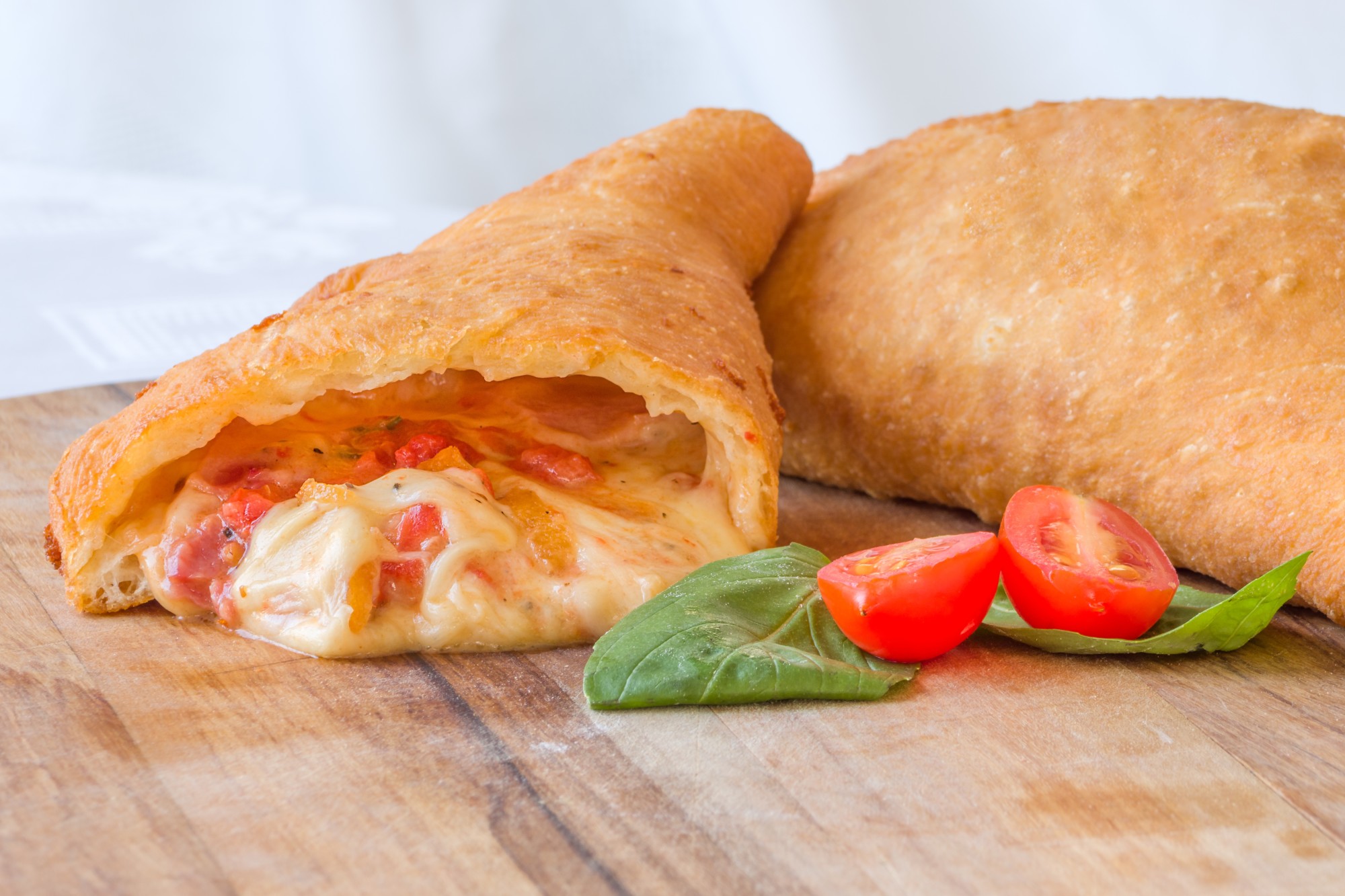 Stromboli vs Calzone What's the Difference? View the VIBE Toronto