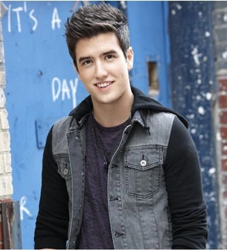 Hortense logan mitchell is the genius of the group, but panics under pressure. Big Time Rush Logan Season 1 . Logan Mitchell | Big Time Rush Wiki | Fandom