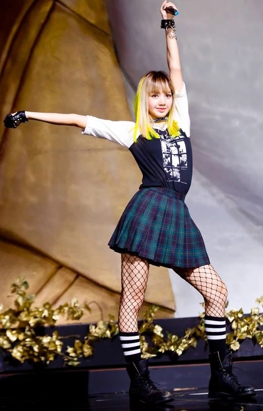 Image Lisa Boombayah Inkigayo 3.jpg BLACK PINK Wiki