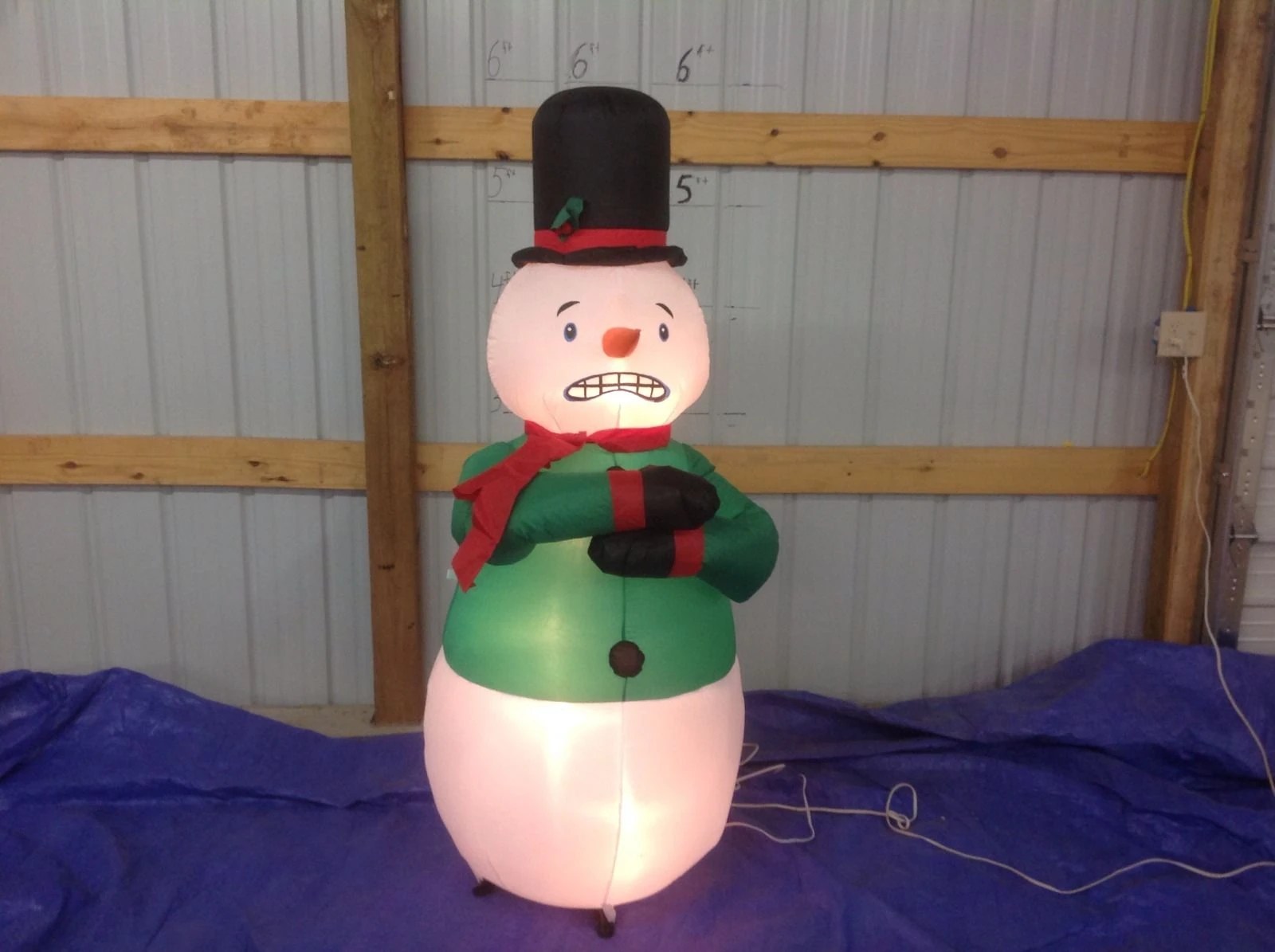 Image - Gemmy animated inflatable shivering snowman.jpg | Gemmy Wiki