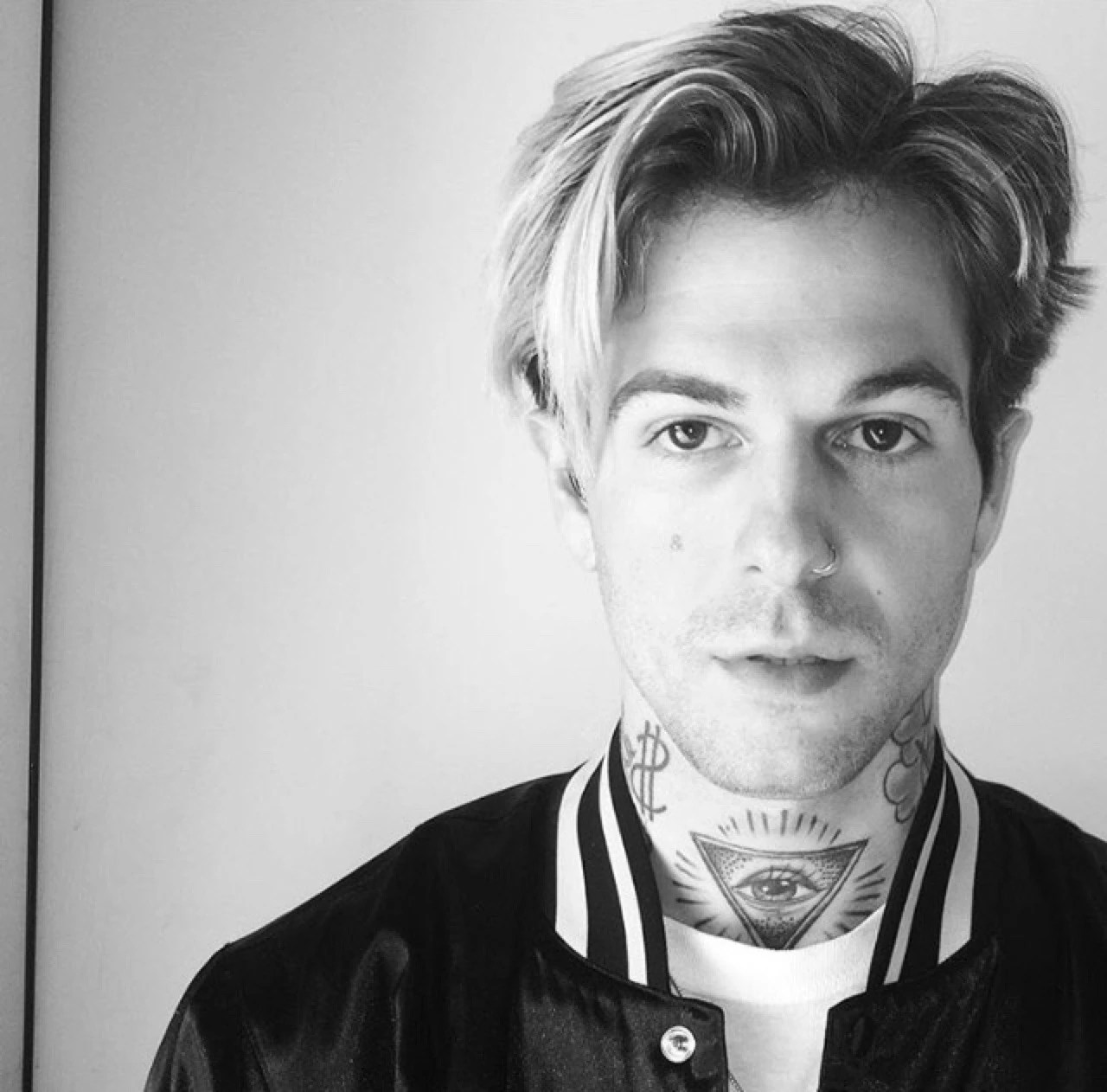 Jesse Rutherford The Neighbourhood Wiki FANDOM powered by Wikia