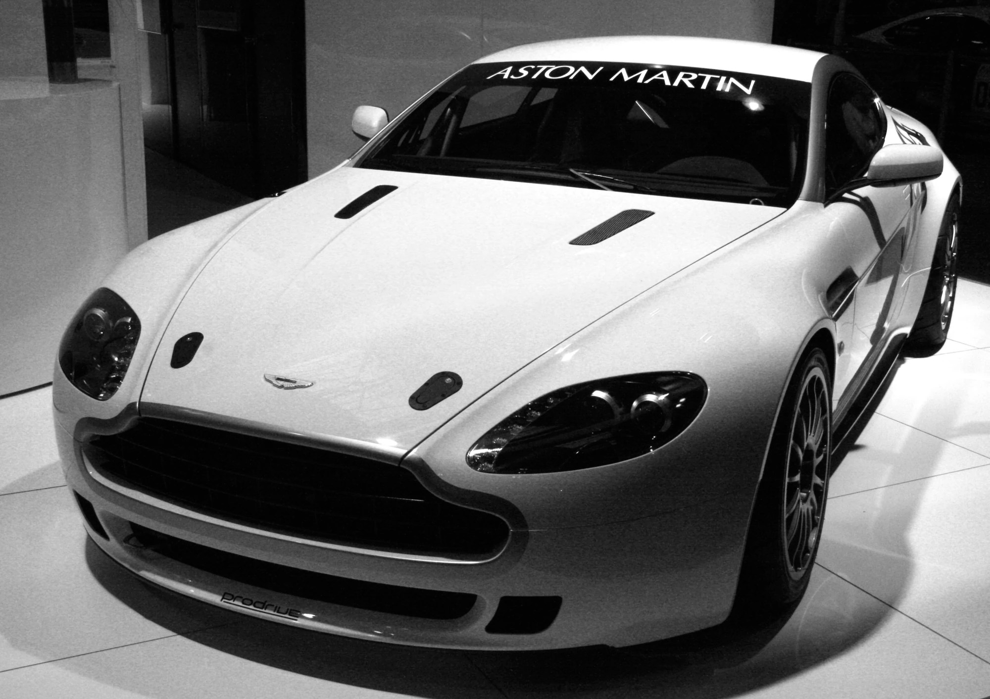 Aston Martin Vantage (2005) Tractor & Construction Plant Wiki