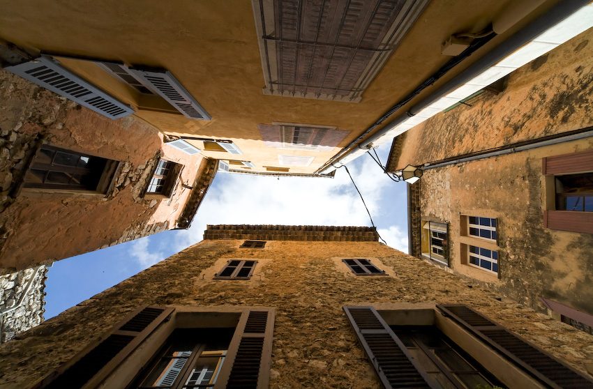 Le village de Tourrettes sur Loup Poterie La Bergerie