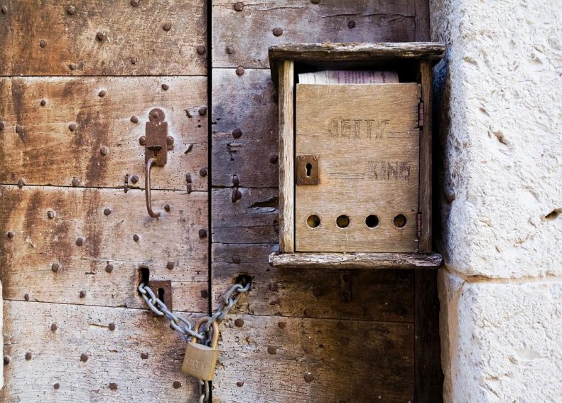 Le village de Tourrettes sur Loup Poterie La Bergerie