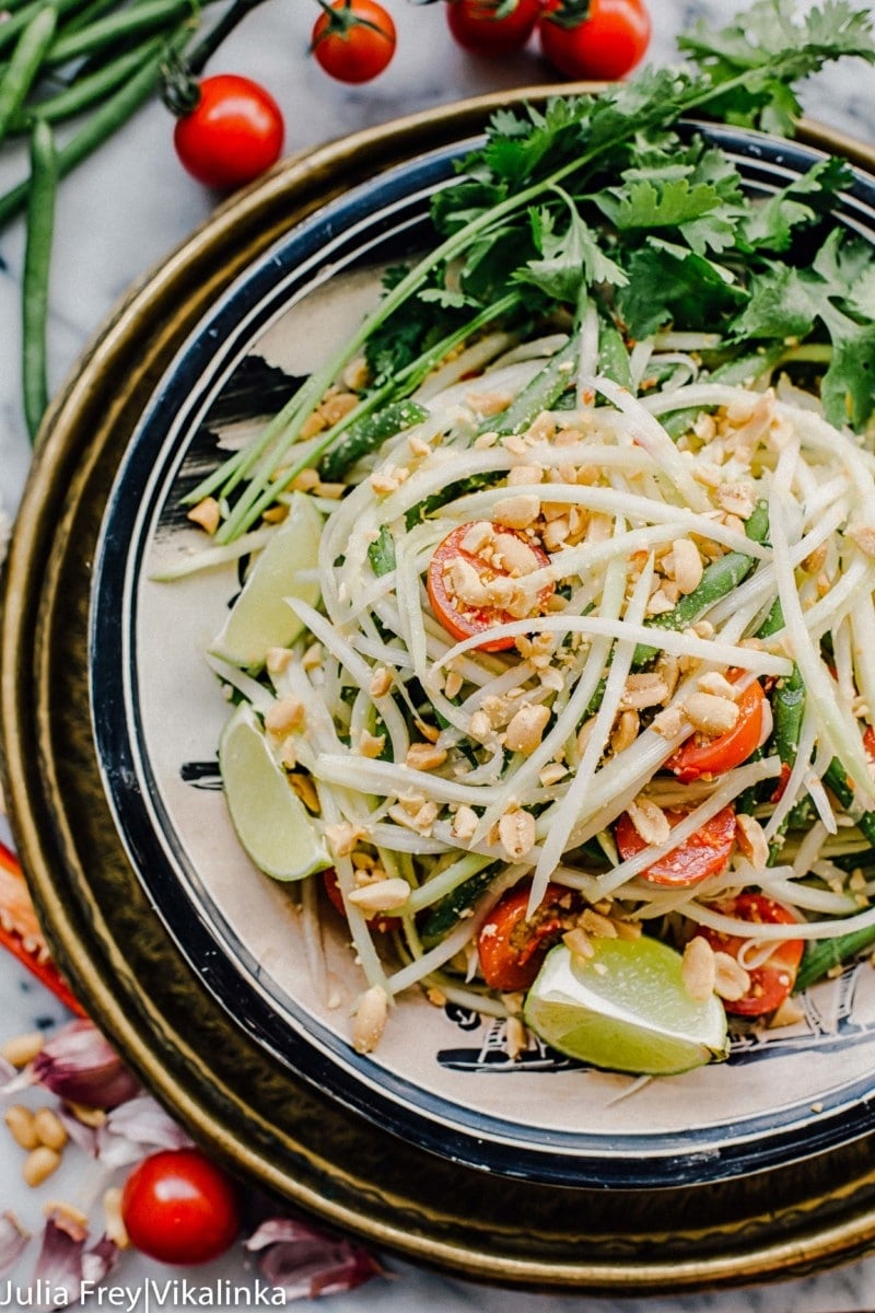 Thai Green Papaya Salad (Som Tam) Vikalinka