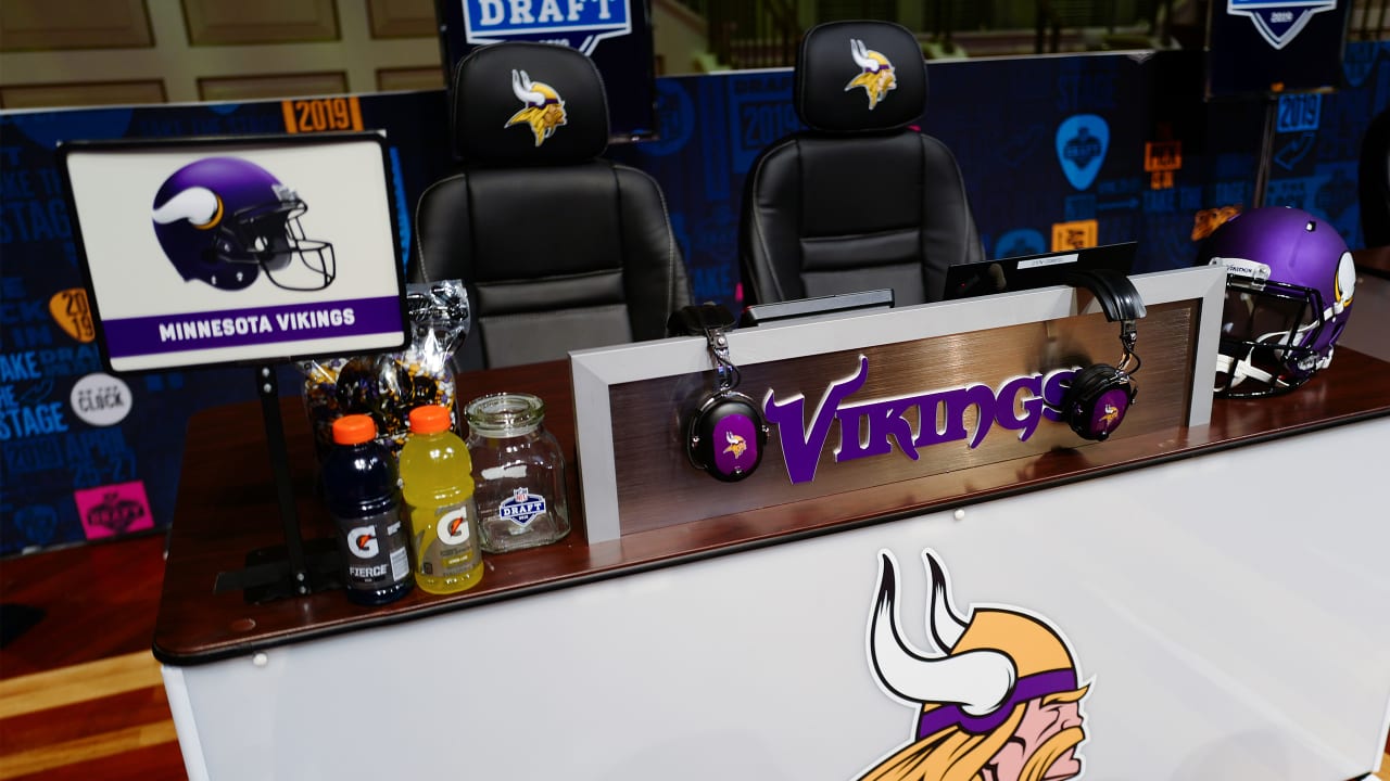 Sansevere: Darrisaw/Draft "Excitement" and Vikings Fans Desperation Go Hand-in-Hand - Vimarsana News