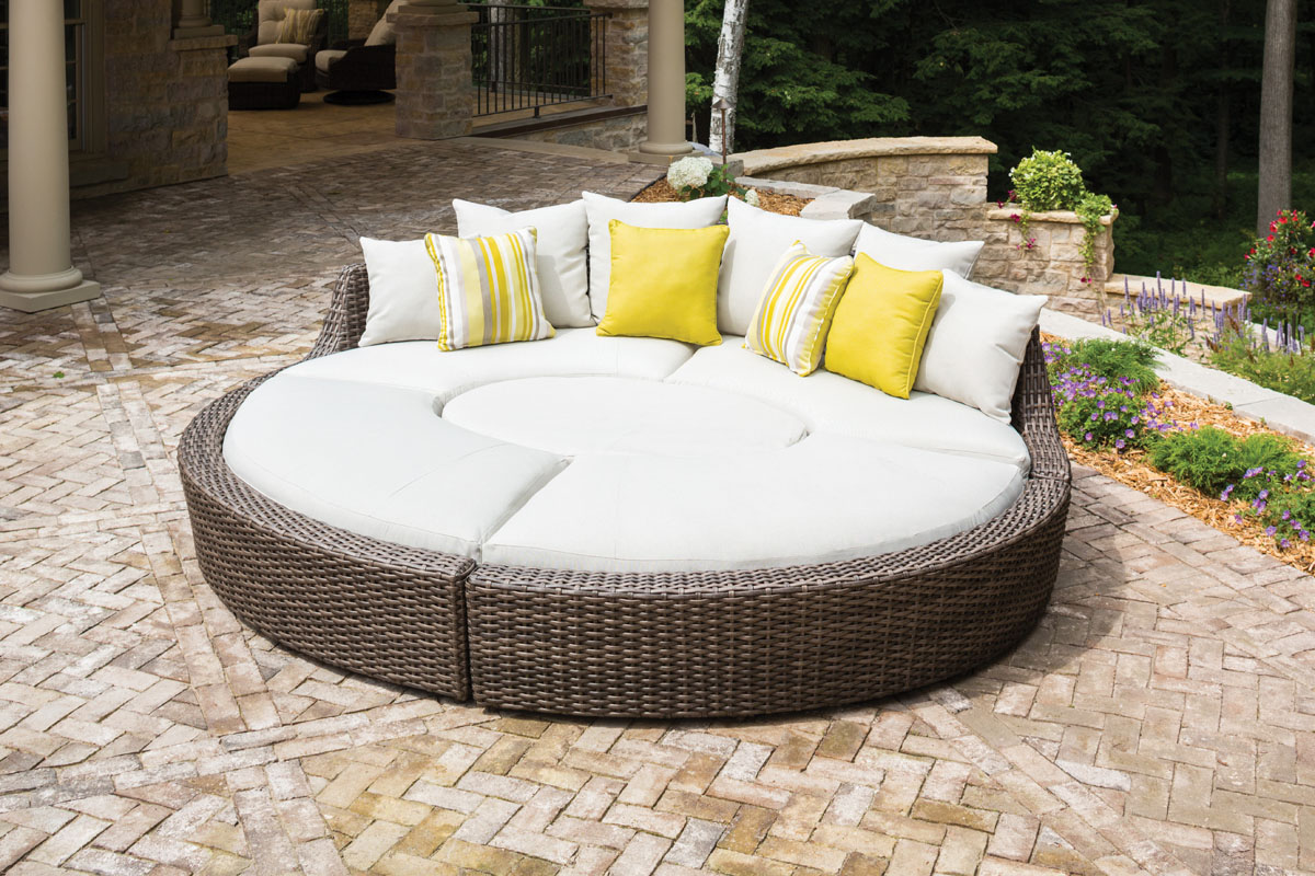 OUTDOOR SECTIONALS & DAYBEDS Villa Terrazza Patio Furniture, Sonoma