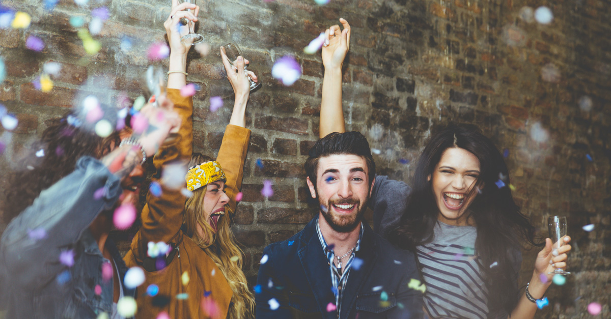 Bar Etiquette — A Guide To "Woo Girls" When It's Fun, When It's Okay