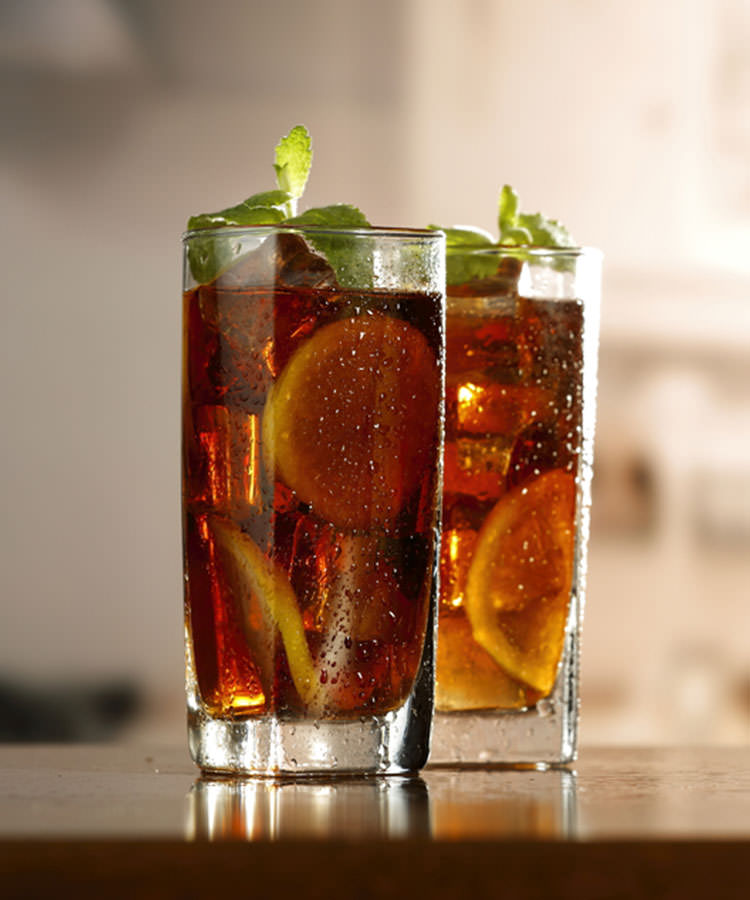 The 7 Best Cocktails to Order at a Basic Wedding Bar VinePair