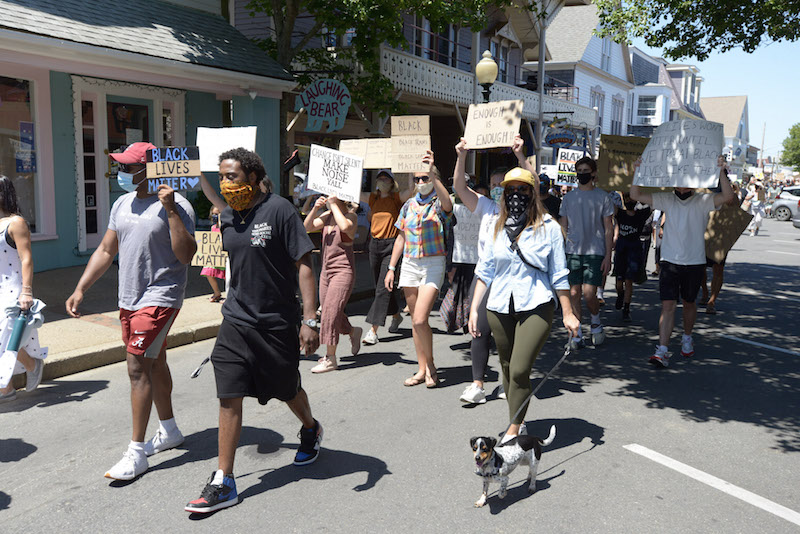 The Vineyard Gazette Martha's Vineyard News Hundreds March in Oak