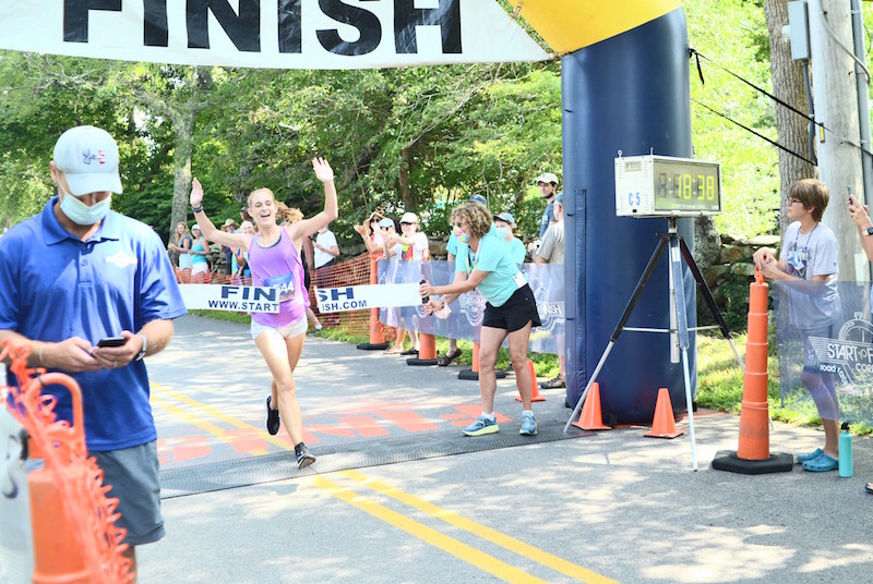 The Vineyard Gazette Martha's Vineyard News Fleet Feet and Lots of