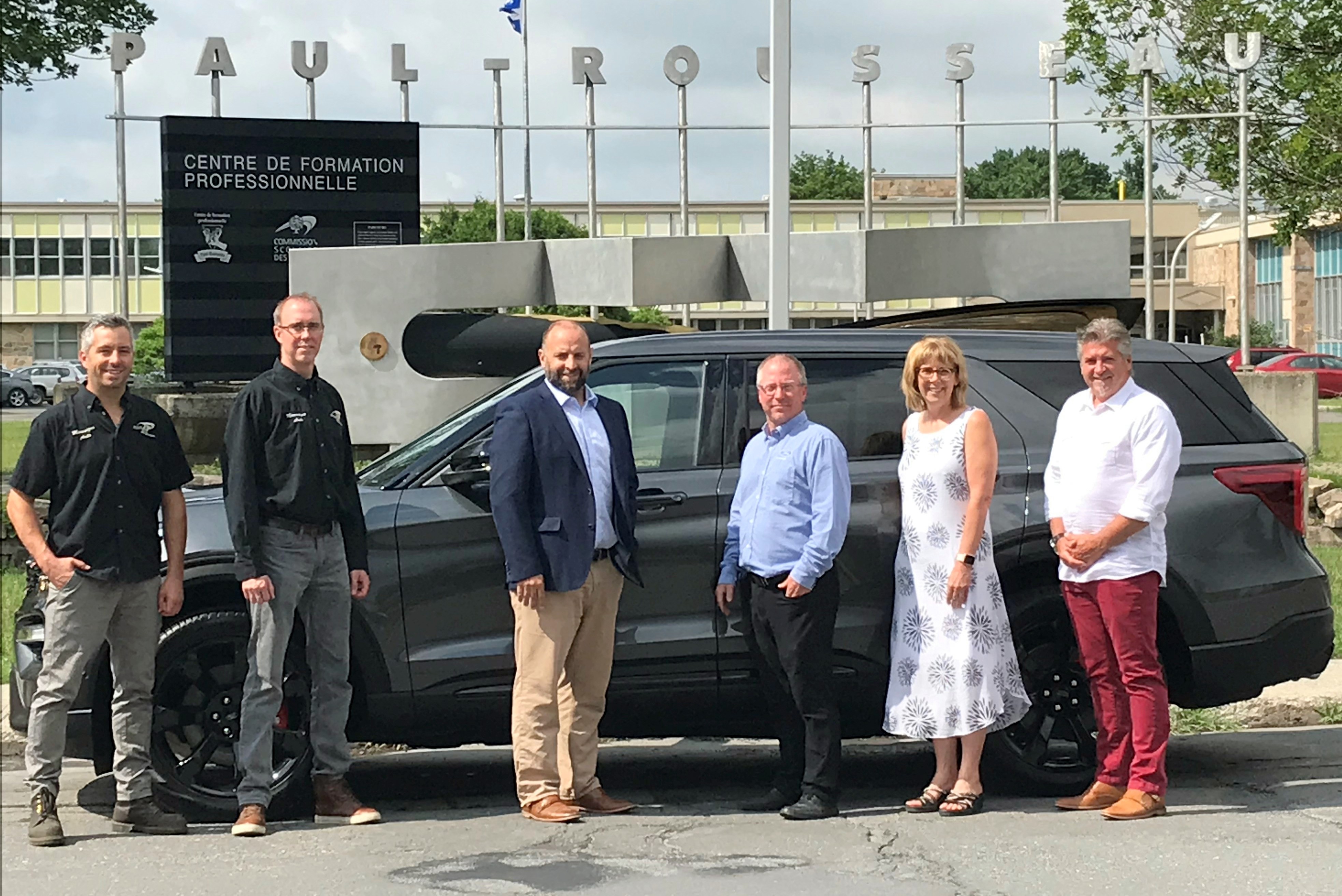 Drummondville Ford offre un véhicule au Centre de formation