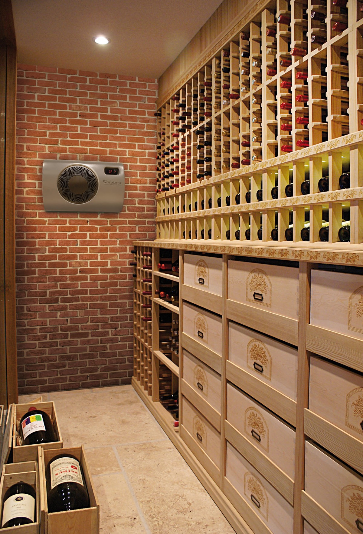 Fondis Winemaster C25 wall mounted Wine cellar cooling unit