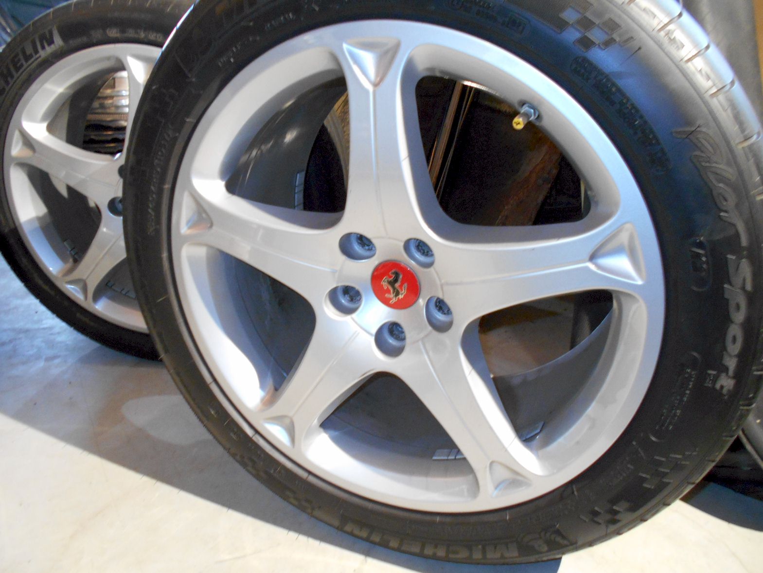 Ferrari California Rim Kit with Michelin Tires
