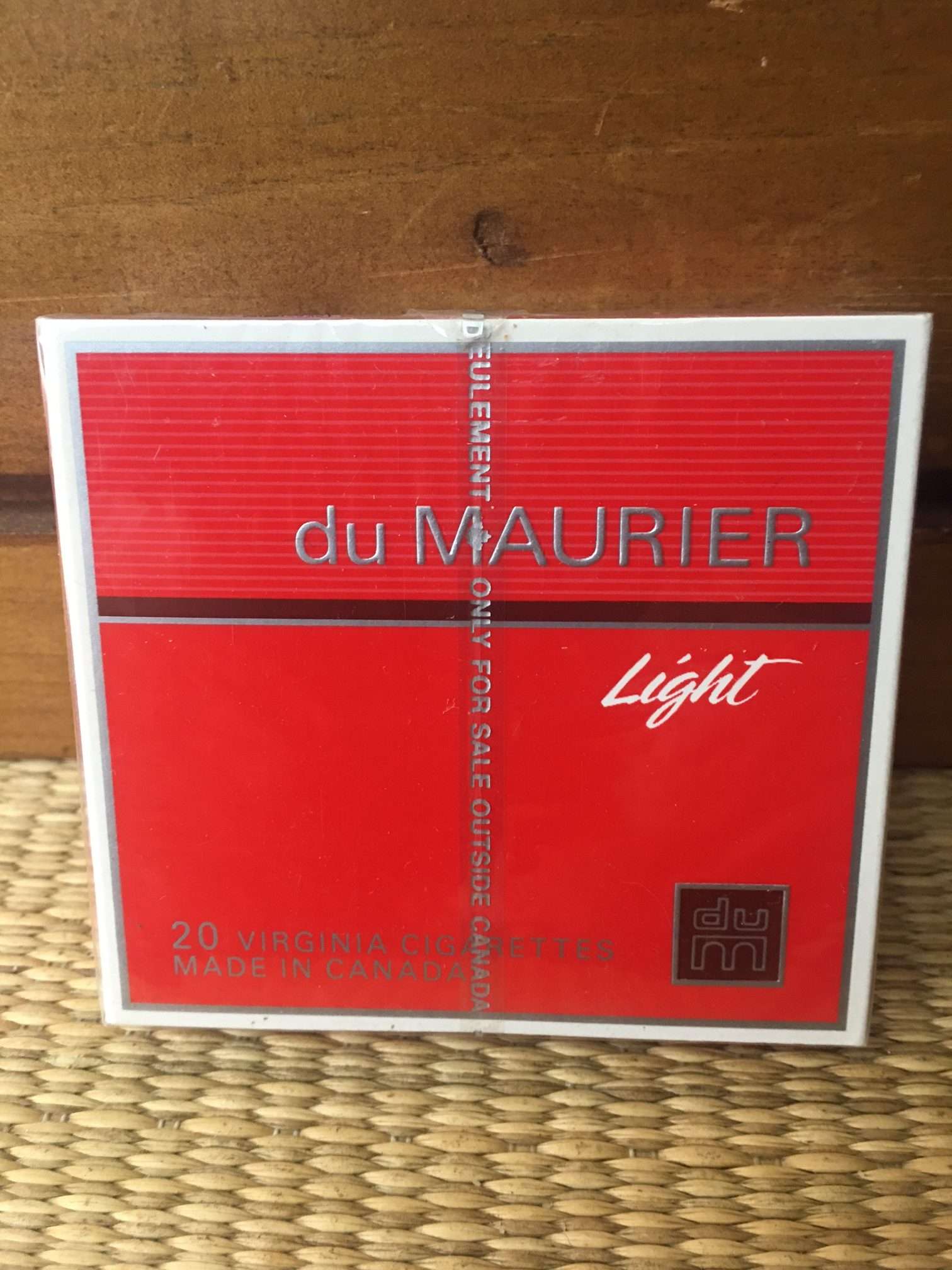 du Maurier Light Cigarette Hard Box! Imperial Tobacco Montreal Canada